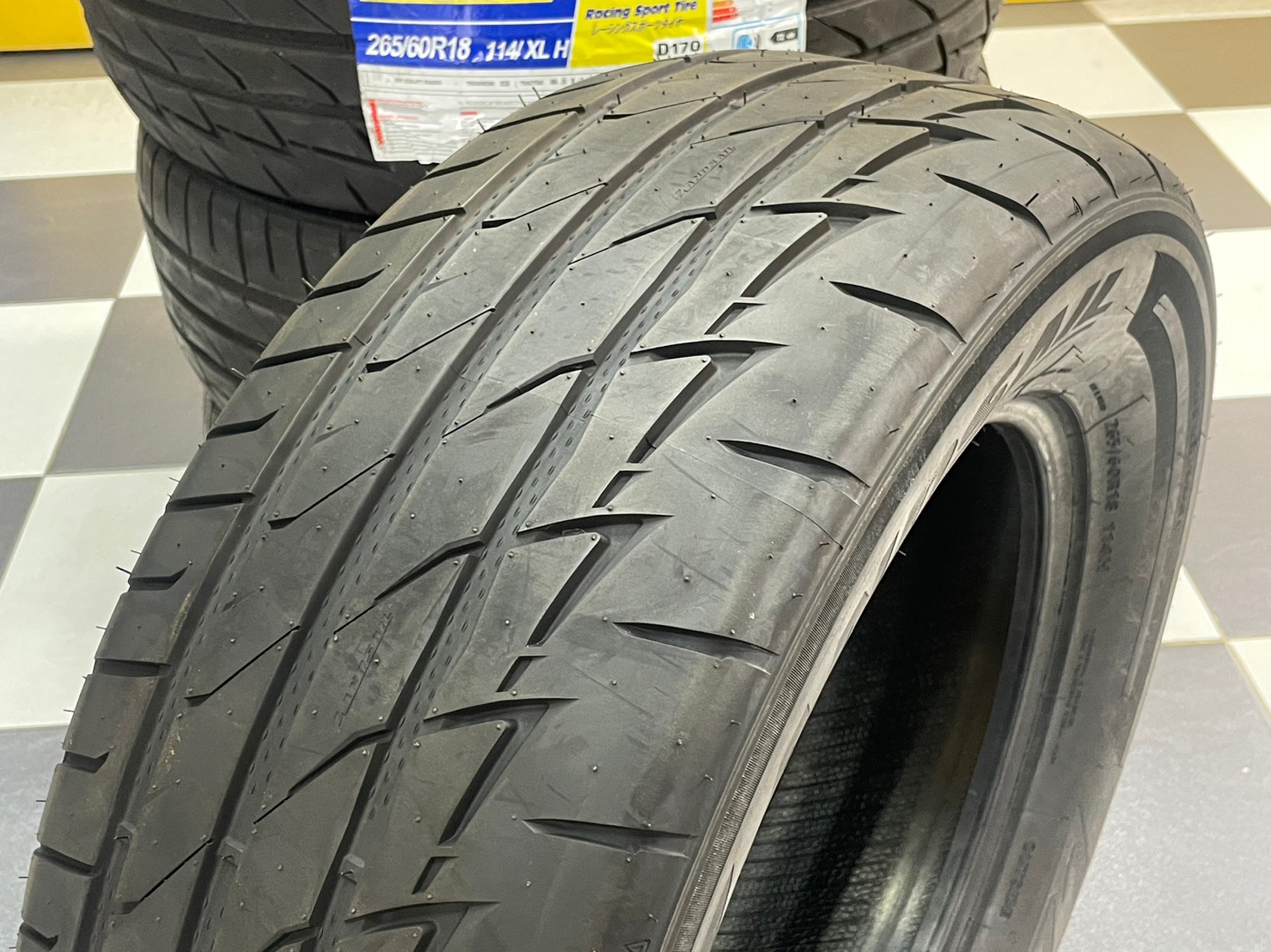 ยางสปอร์ตลายซิ่ง คุณภาพดี Lansail RS009 265/60R18 (4เส้น)