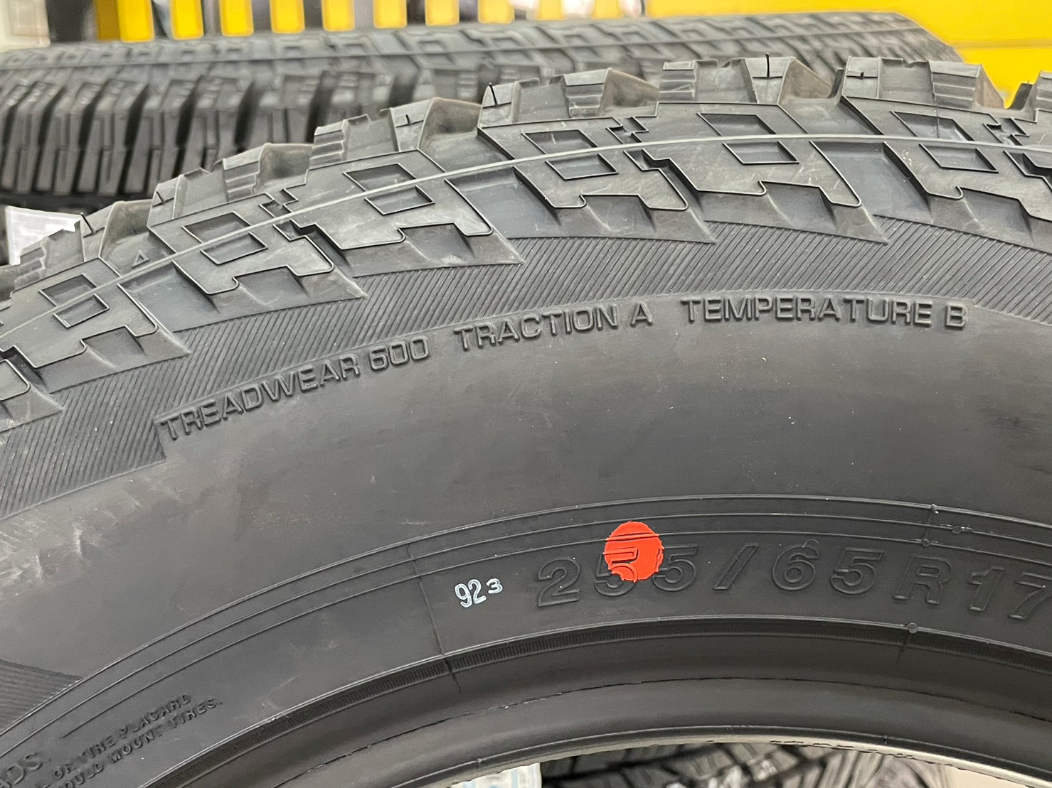 YOKOHAMA GEOLANDAR AT G015 255/65R17 ยางใหม่ปี2023 (4เส้น)