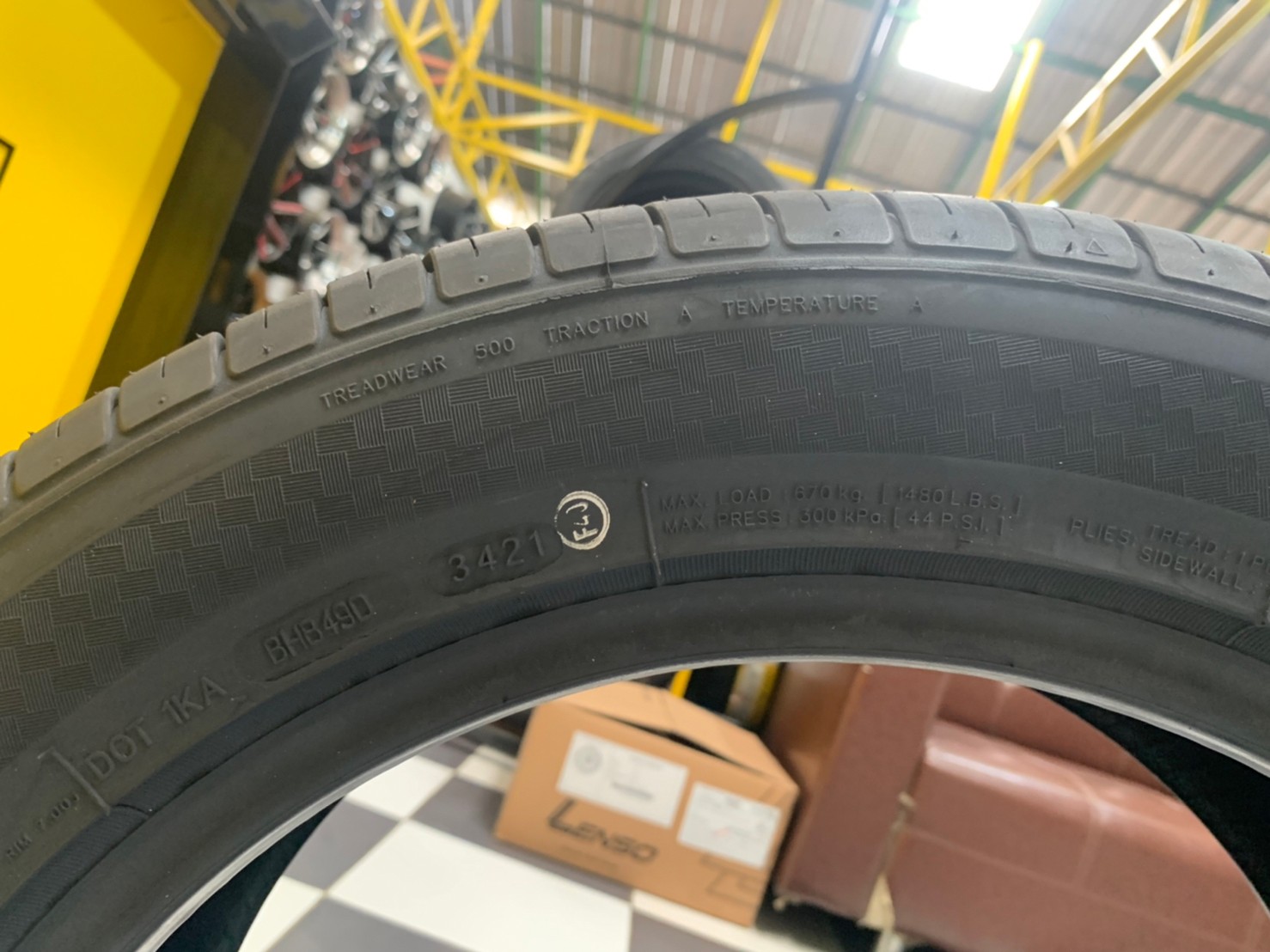 DEESTONE Premium Tourer RA01 215/55R17 ยางใหม่ ยางไทยคุณภาพดี นุ่มเงียบ ยางปี2021
