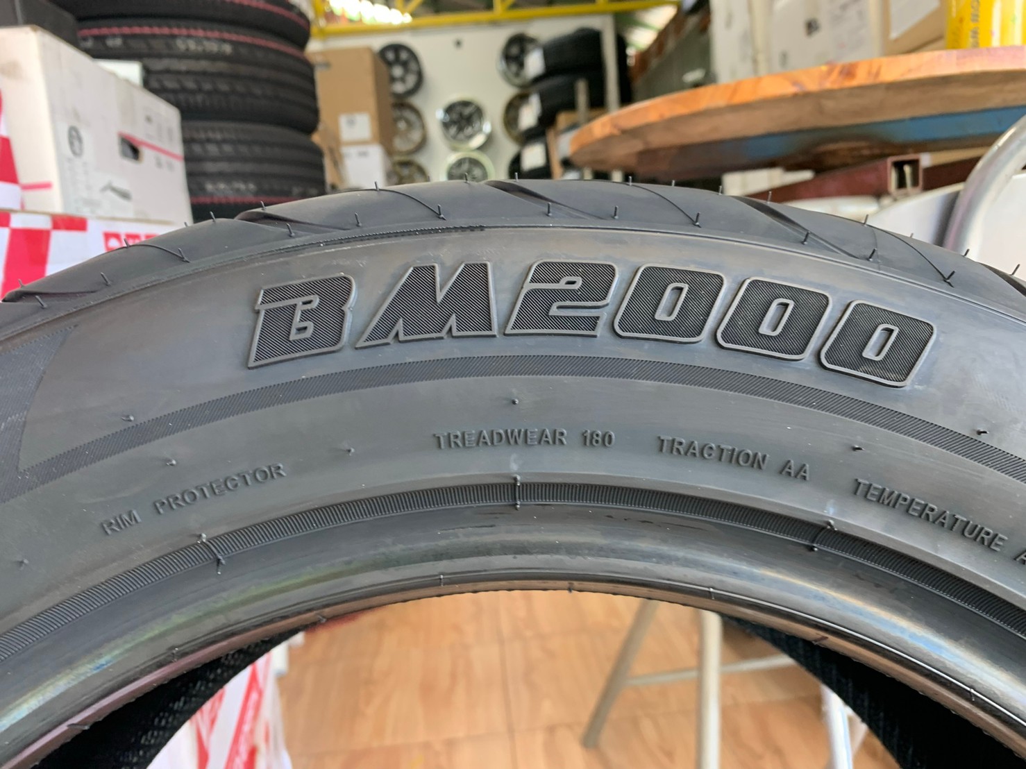 โดนใจสายซิ่ง ยางลายใหม่ นุ่มหนึบ OTANI BM2000 255/50R18 ราคาพิเศษพร้อมติดตั้งฟรี สนใจสอบถามเพิ่มเติมได้ค่ะ