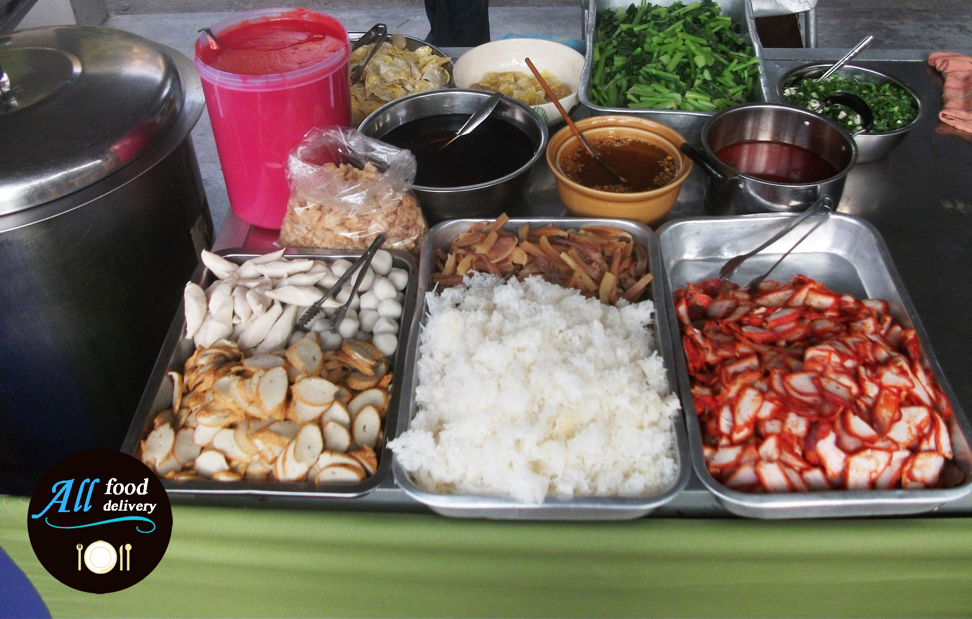 ซุ้มก๋วยเตี๋ยวลูกชิ้นปลา/เย็นตาโฟ