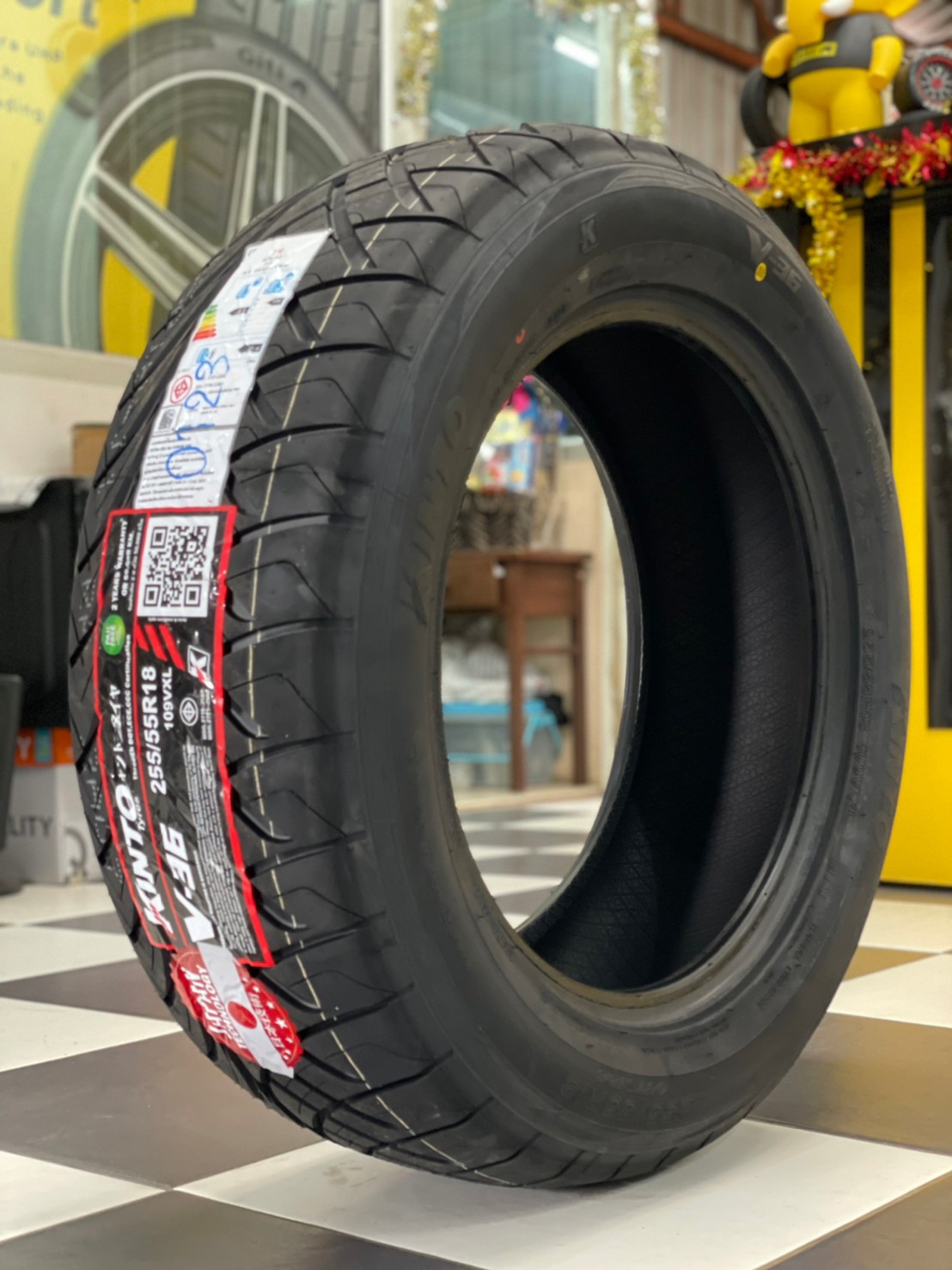 KINTO V36 255/50R18 ยางใหม่ปี2023 (2เส้น )