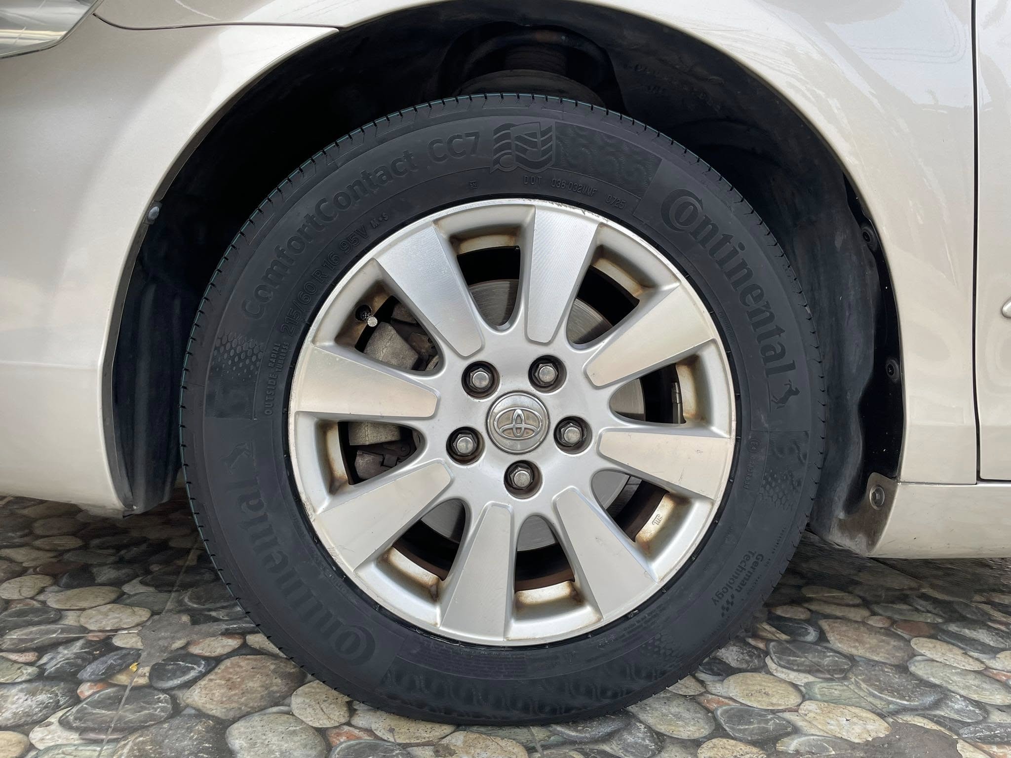 #TOYOTA_CAMRY🚘เปลี่ยนยาง 🛞🐘#Continental_CC7_215/60R16 ❤️ 🛞 #บริการตั้งศูนย์ล้อ