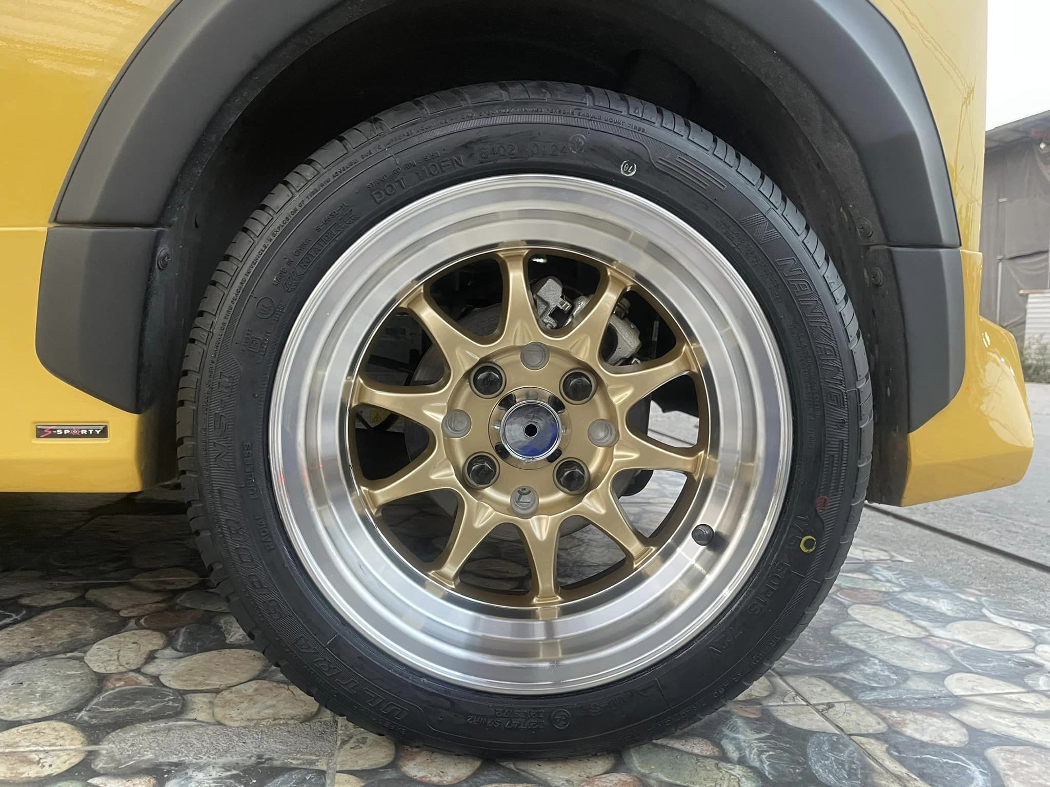 🚘🚗#wuling air ev #รถไฟฟ้า100% น่ารัก #ล้อแม็กซ์ขอบ13 🛞#Ce28 13X6 ET-0 8X100/114.3 🛞#NANKANG_NS-2_175/50R13