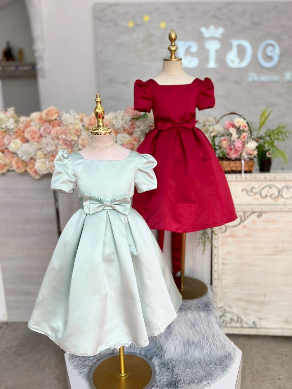 sชุดราตรีเด็ก(หน้าร้านอยู่รัชดา ลองได้ถ่ายรูปเองจากชุดจริง)W19196 สีเขียว แดง กระโปรงสั้น แขนตุ๊กตา เอวประดับเพชร