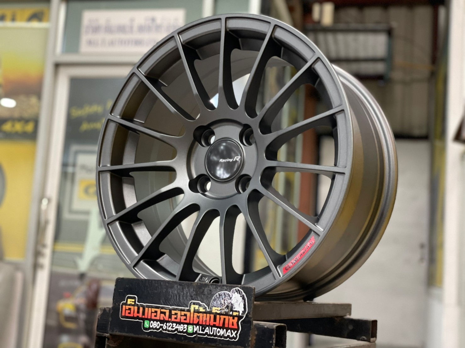 ล้อแม็กซ์ใหม่ขอบ15 RS05RR สีเทากัน กว้าง7ออฟ35 4รู100 SSW