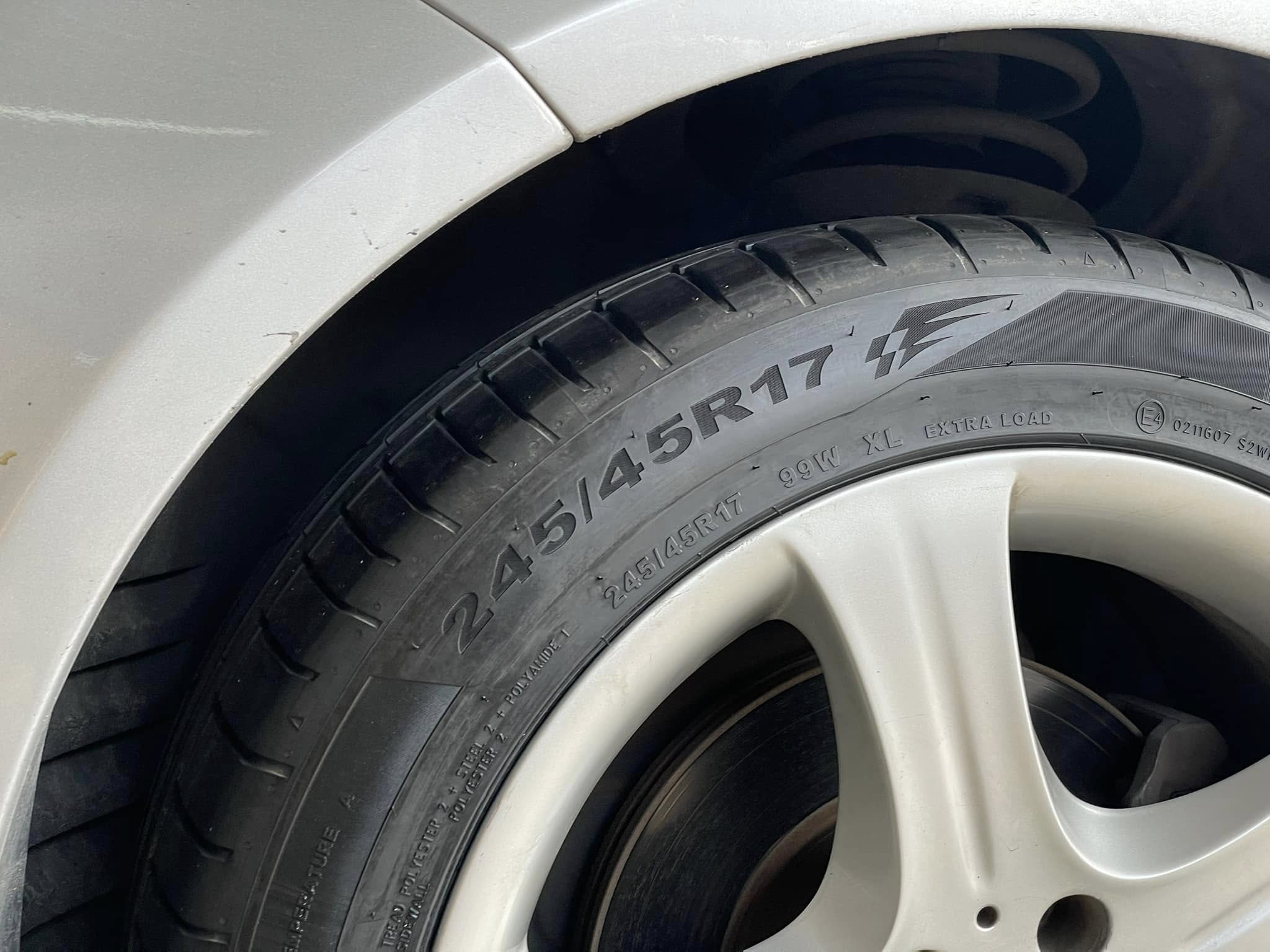 ❤️ #BENZ_E200 #เปลี่ยนยาง 🛞#ยางจีที #ยางสปอร์ตสมรรถนะการขับขี่สูง 🛞 🛞#Giti_SportS2_245/45R17