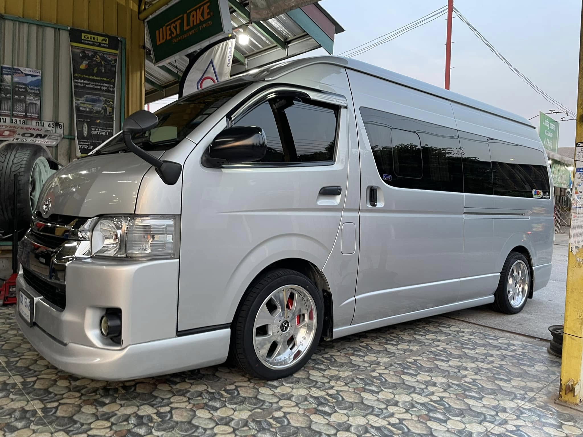 🚘 #TOYOTA_COMMUTER เปลี่ยนยาง #OTANI #KC2000 225/45R18