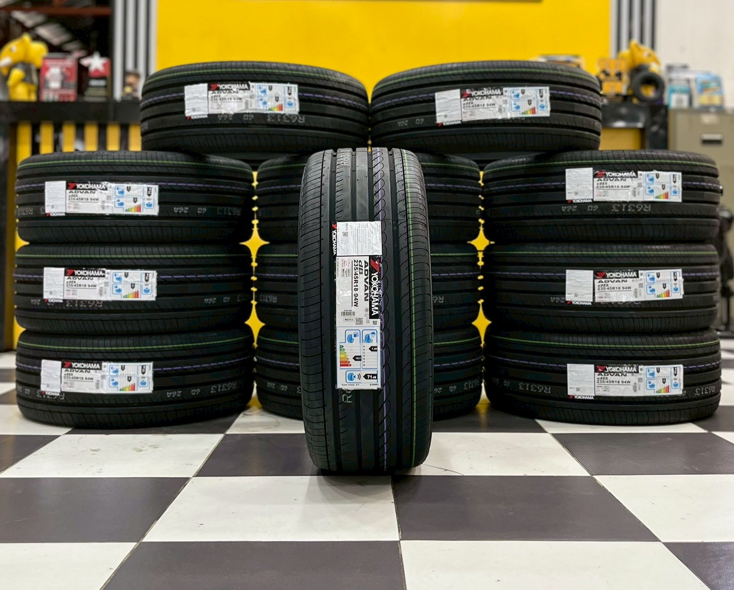 Yokohama ADVAN dB Decibel V551 ขนาด 235/45R18 ยางใหม่ปี2025