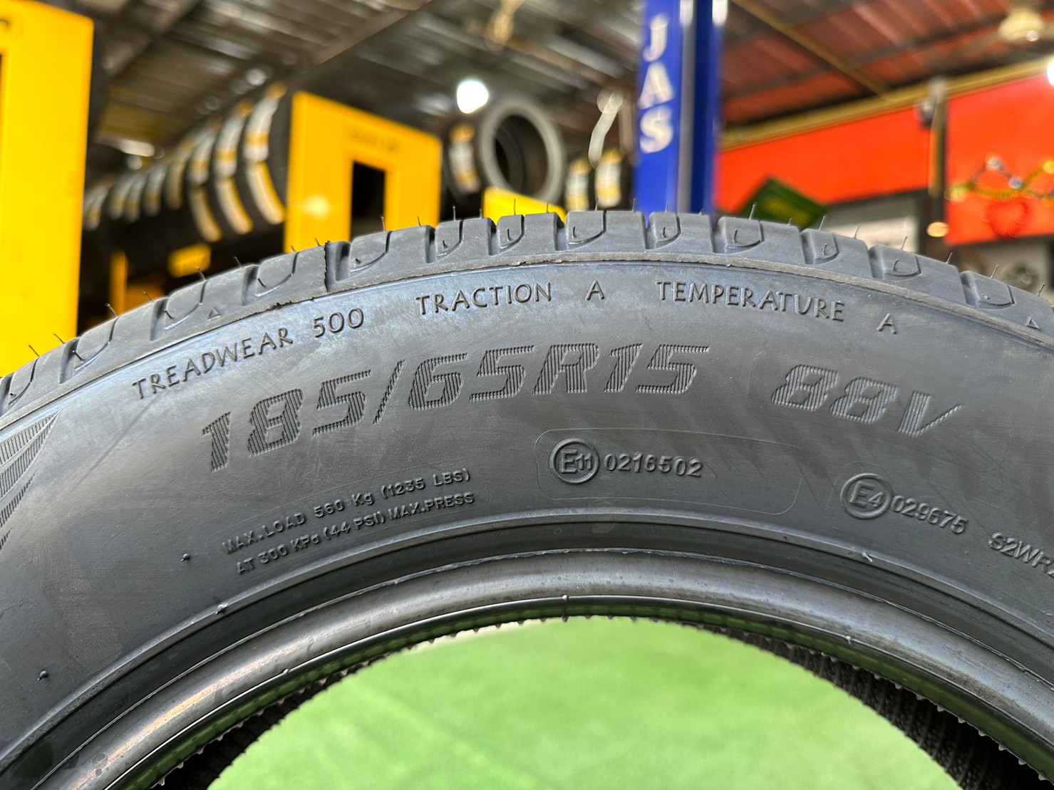 OTANI EK1000 185/65R15 ยางใหม่ปี2023 ราคาพิเศษพร้อมติดตั้งฟรี สามารถสอบถามเพิ่มเติมได้ค่ะ