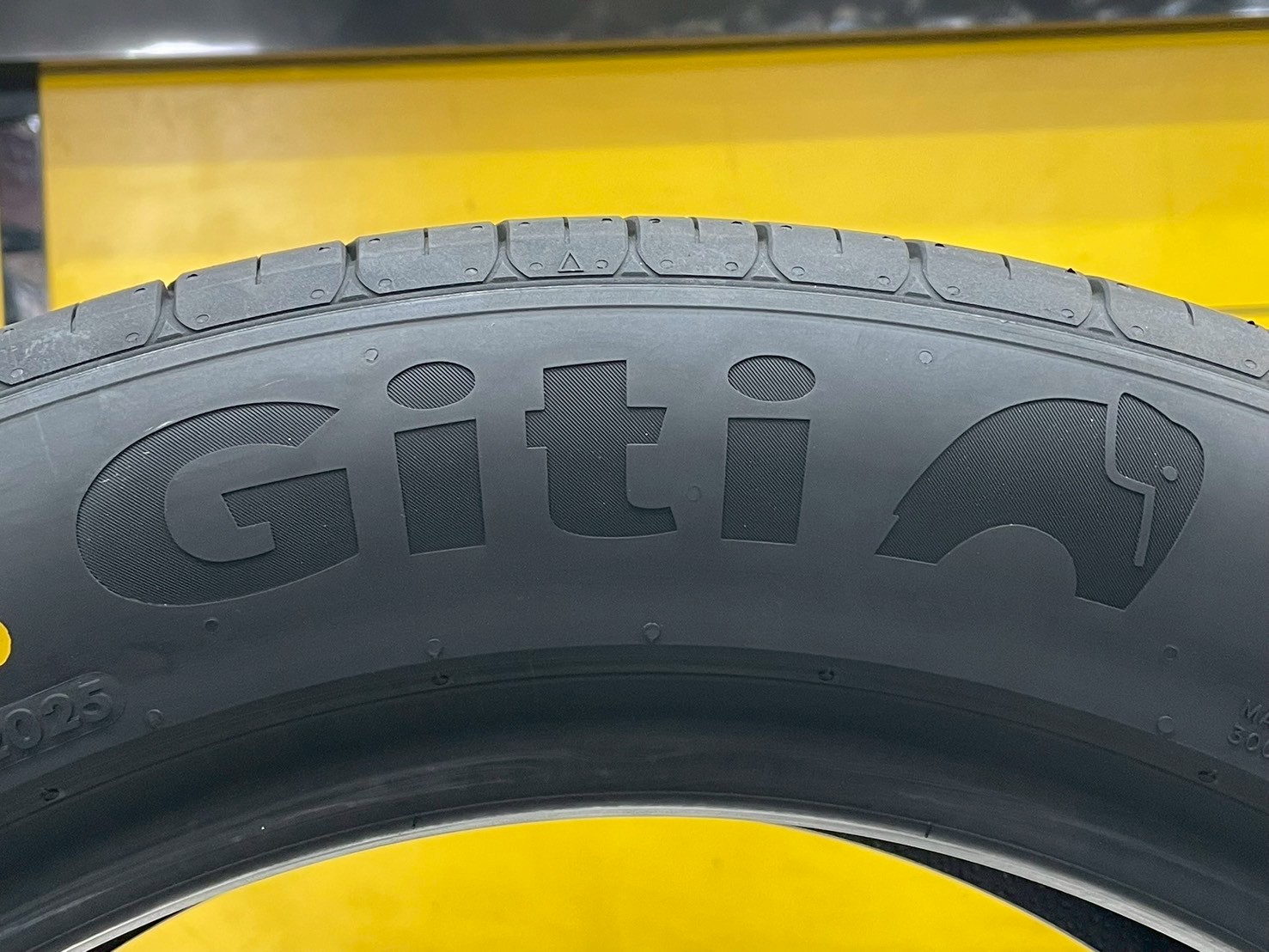 ยาง GITI Control P10 ขนาด 225/55R19 ปี 2025