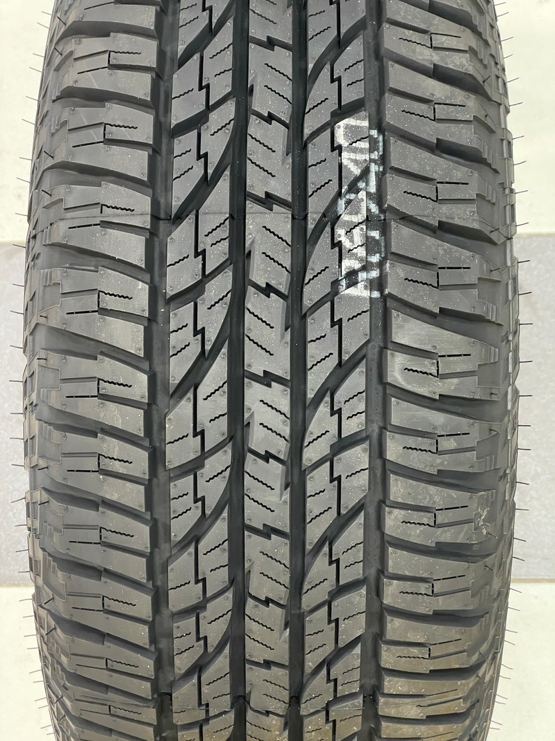 ยางใหม่โยโกฮามา #YOKOHAMA GEOLANDAR A/T G015 265/70R15 ยางใหม่ปี2023 (4เส้น)
