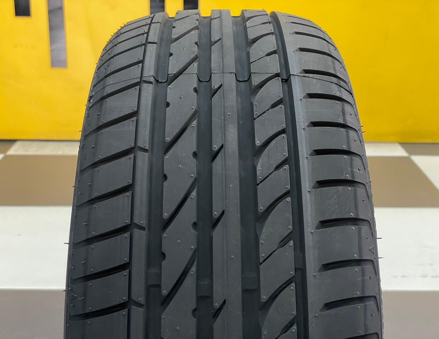 ยาง SAILUN Atrezzo ZSR ขนาด 195/40R17 ยางใหม่ปี2025