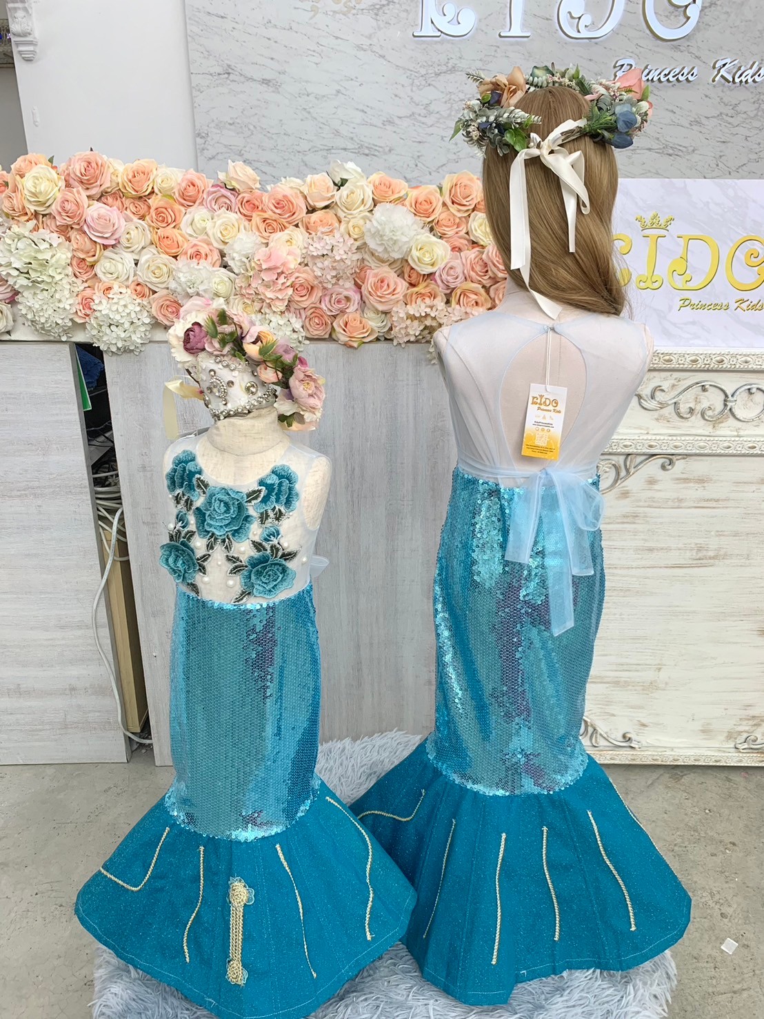 ชุดออกงานเด็ก(หน้าร้านอยู่รัชดา ลองได้ถ่ายรูปจากชุดจริง)W18098สีฟ้าชุดนางเงือกทรงหางปลาปักเลื้อม อกซีทรูติดดอกไม้