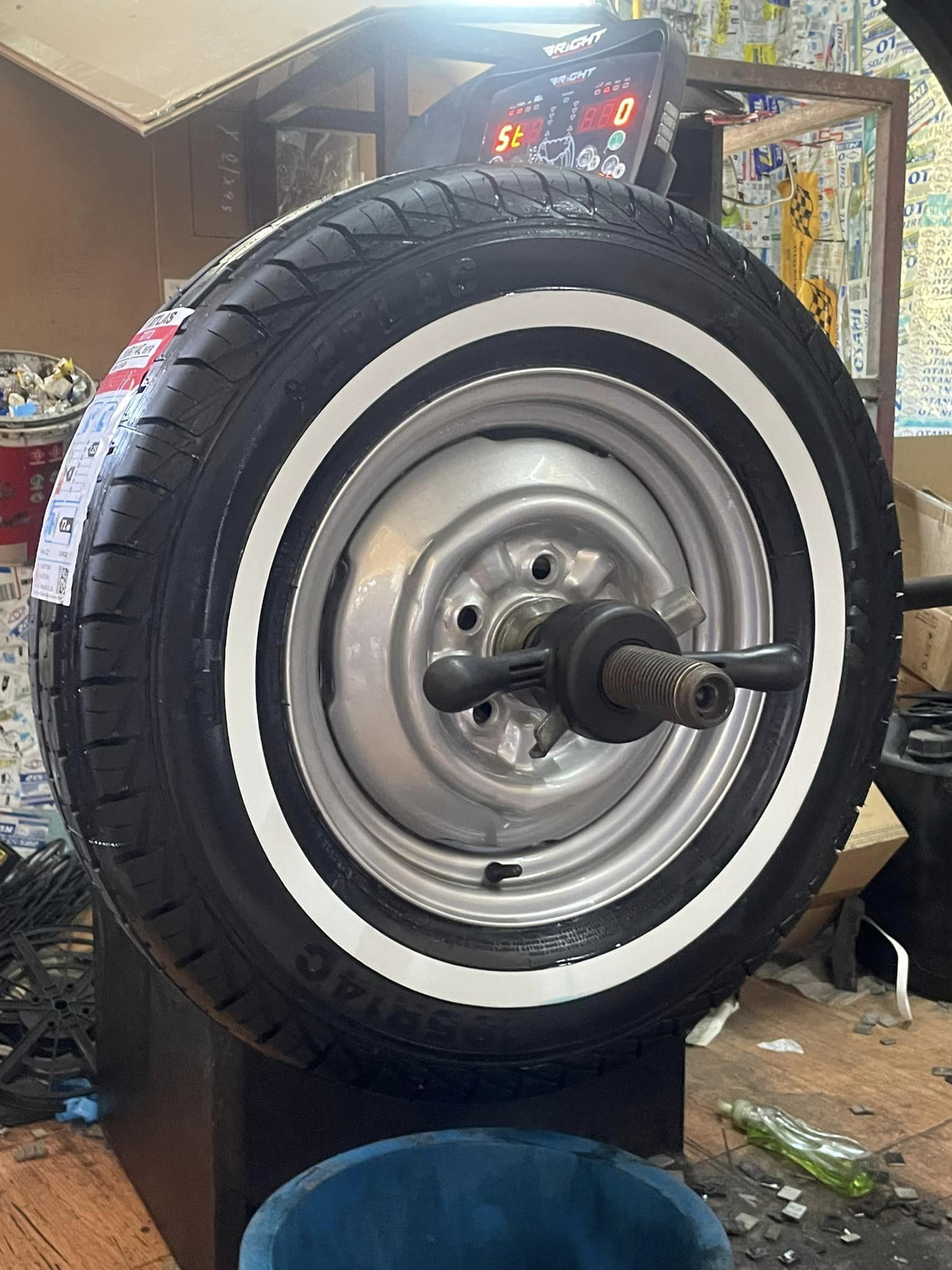 🚘 #TOYOTA_Mighty-x เปลี่ยนยาง 🛞 #ATLAS_R772_ยางขอบขาว 195R14