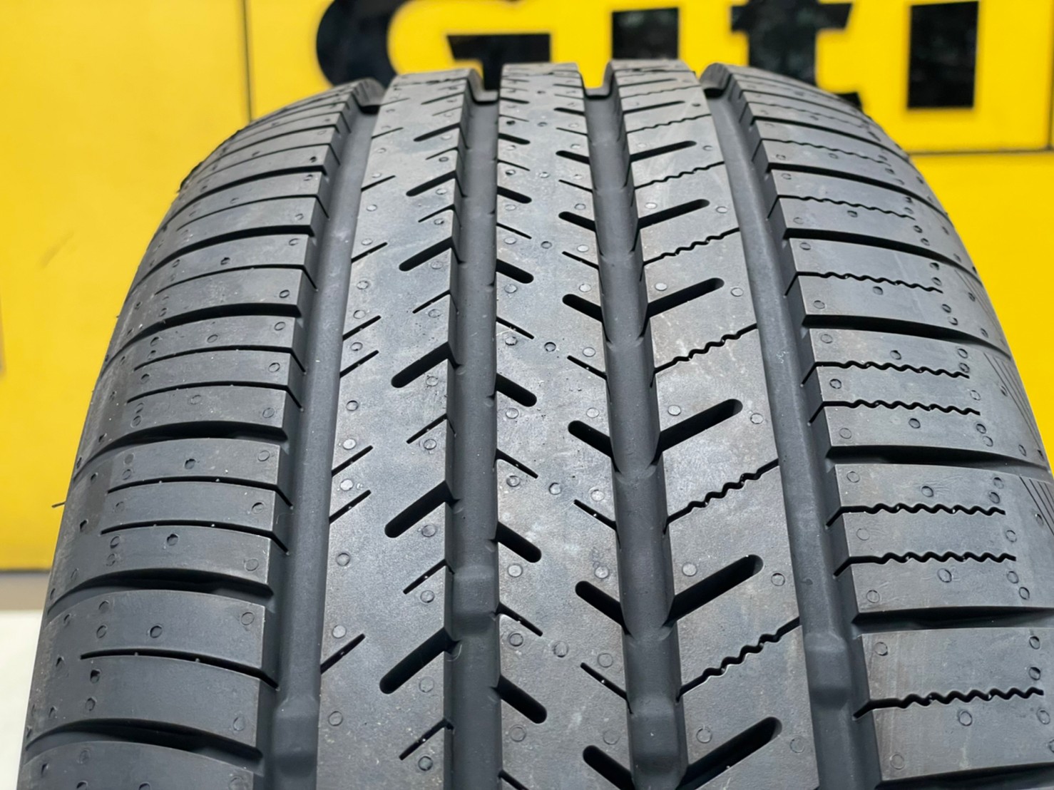 ATLAS FORCE UHP 205/55R16 ยางใหม่ปี 2022