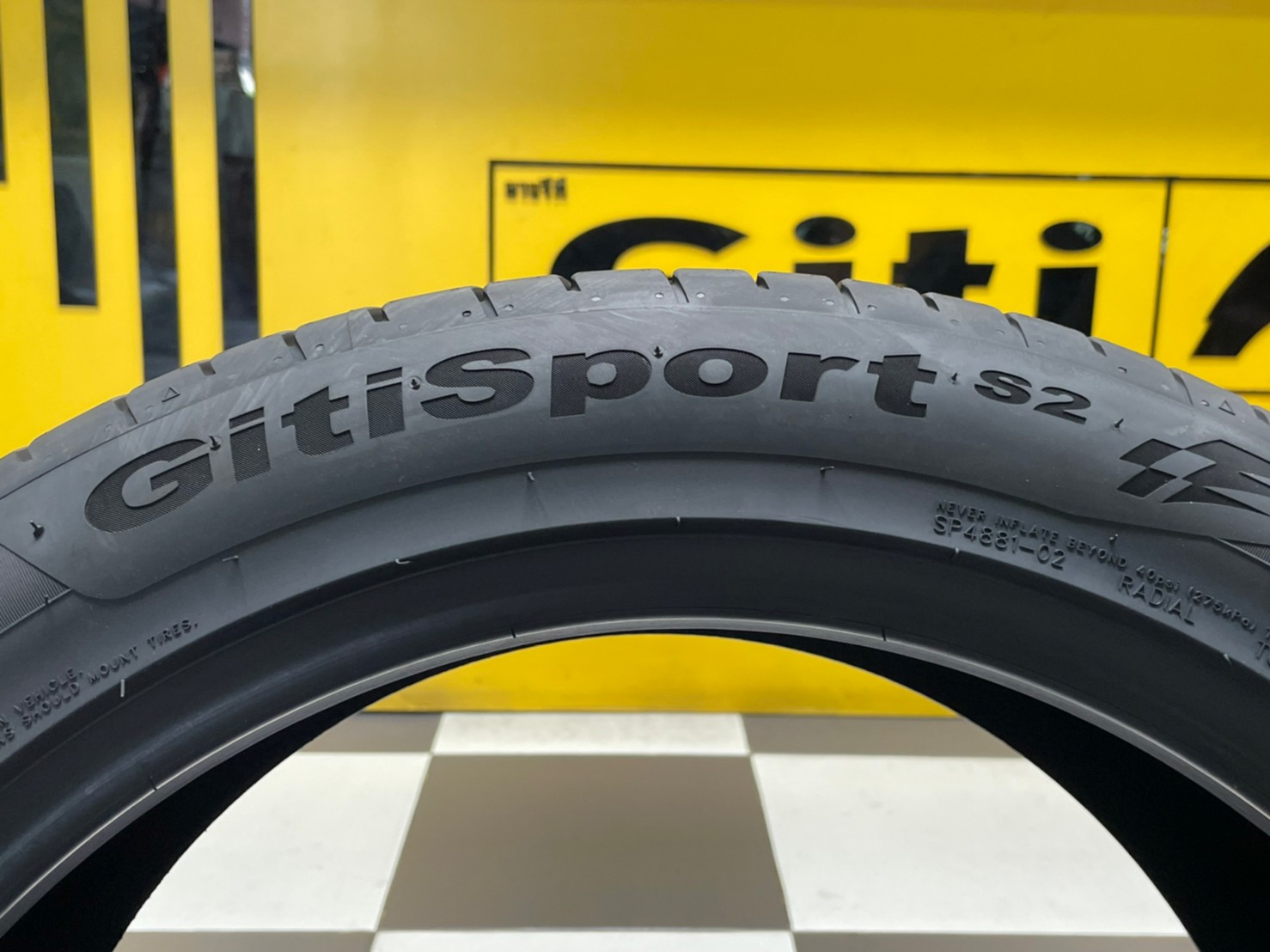 GITI SportS2 245/45R19 ยางใหม่ปี2022 ยางสปอร์ตสมรรถนะสูง คุณภาพดี ราคาโปรโมชั่นพิเศษ พร้อมติดตั้งฟรี