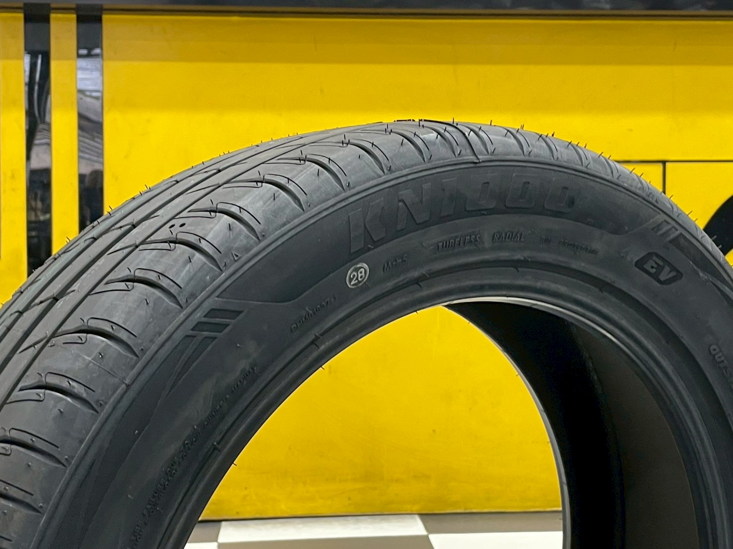 ยาง OTANI KN1000 ขนาด 215/55R18 ยางใหม่ปี2025
