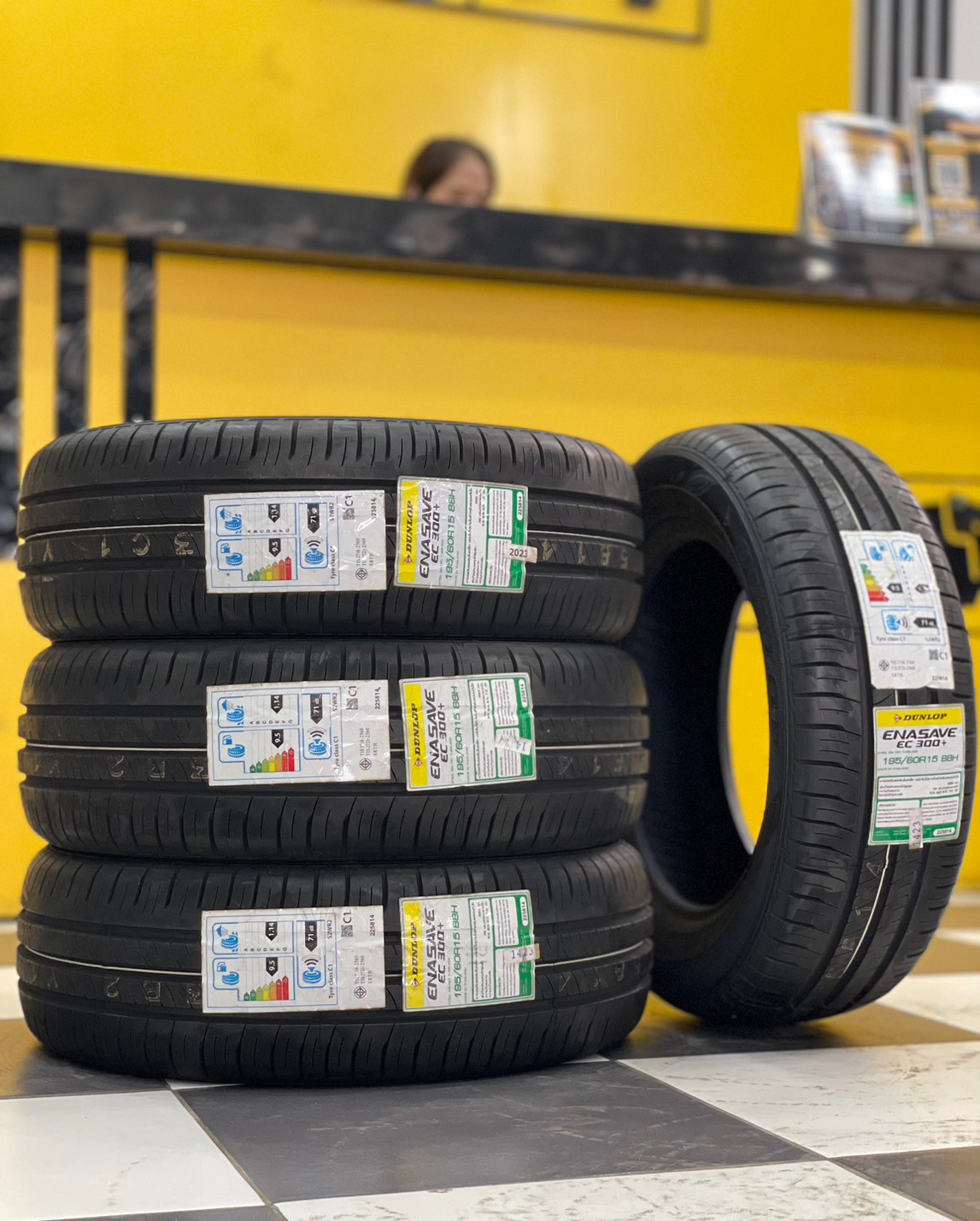 ยางใหม่ดันลอป DUNLOP ENASAVE EC300+ 195/60R15 ยางใหม่ปี2023