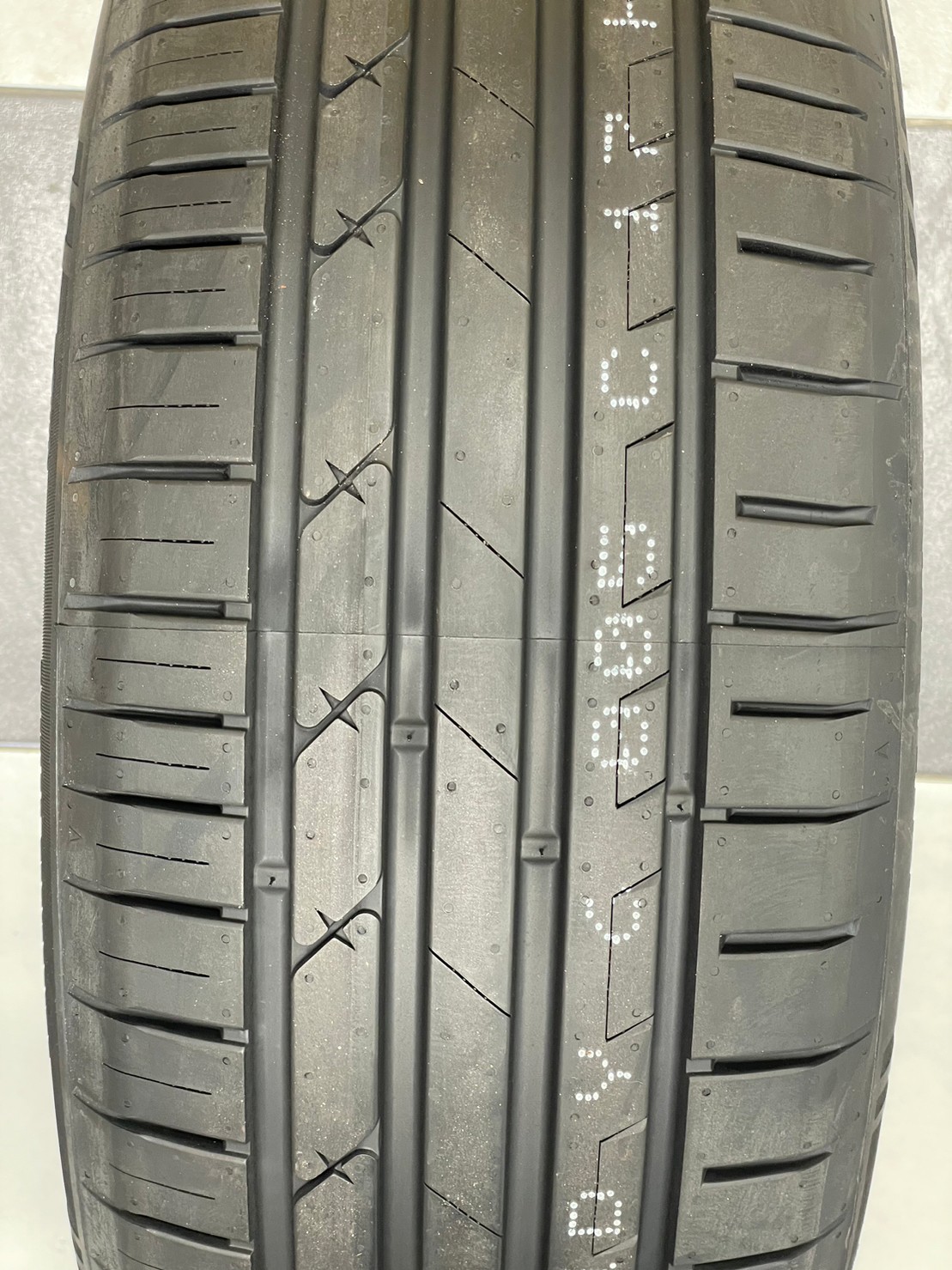 Giti Synergy H2 235/50R18 ยางใหม่ปี2023 ราคาโปรโมชั่นพิเศษ พร้อมติดตั้งฟรี