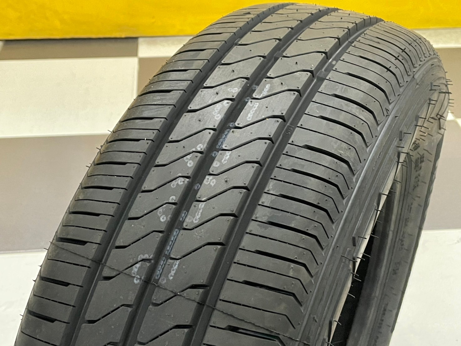 #Arisun ZX25 205/70R15C ยางใหม่ปี2025 💥💥#ราคาพิเศษเพียงเส้นละ1850บาท พร้อมติดตั้งฟรี💥💥