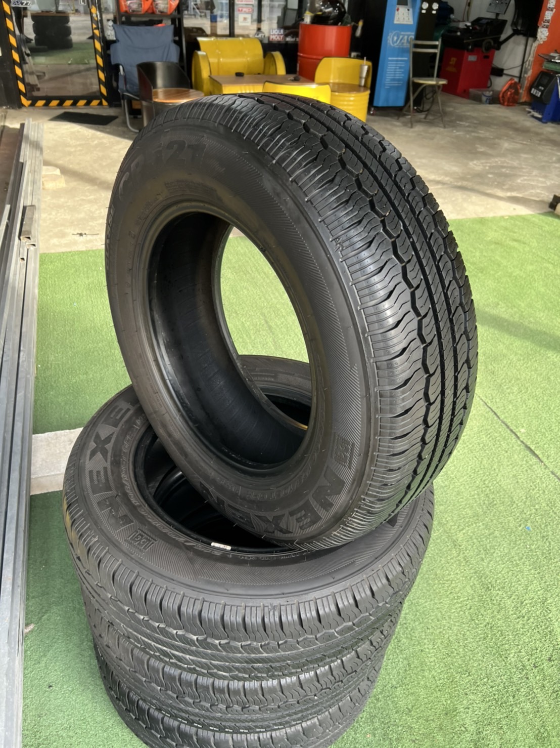 ยางมือสองสภาพสวยๆ 215/65R16 ยี่ห้อ Nexen CP521