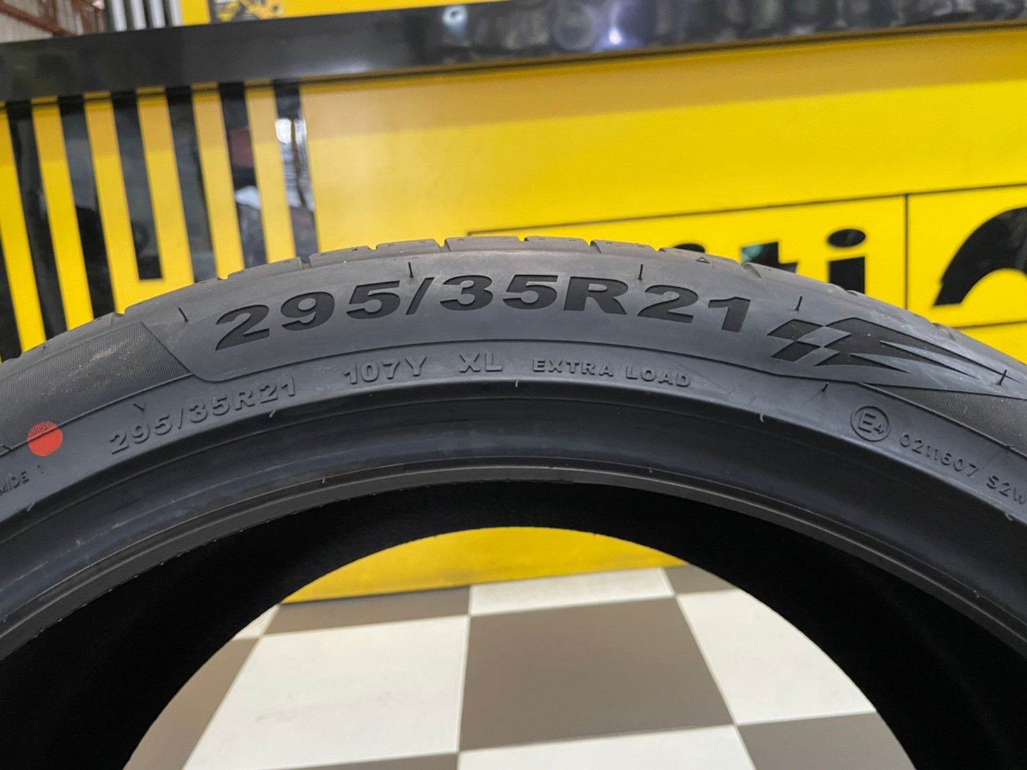 GITI SportS2 295/35R21 ยางใหม่ปี2022 ราคาโปรโมชั่นพิเศษ พร้อมติดตั้งฟรี