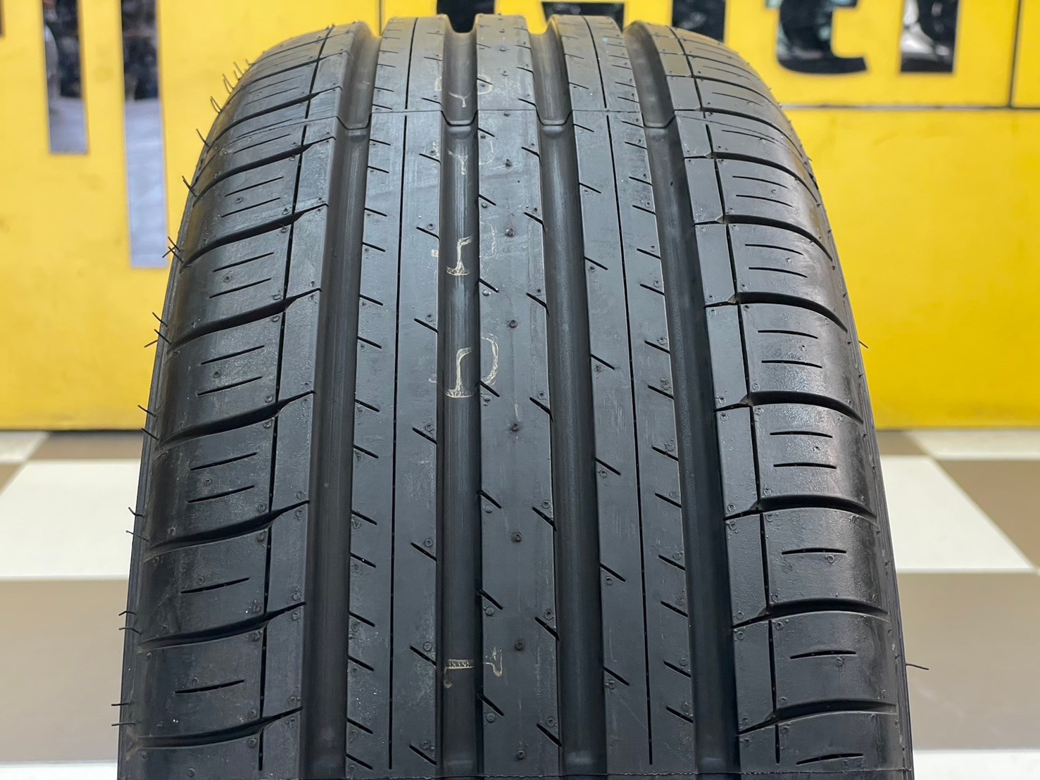 ยางดันลอป #DUNLOP_EC300 215/55R16 ยางใหม่ ปีเก่าปี19 (มี1เส้น)