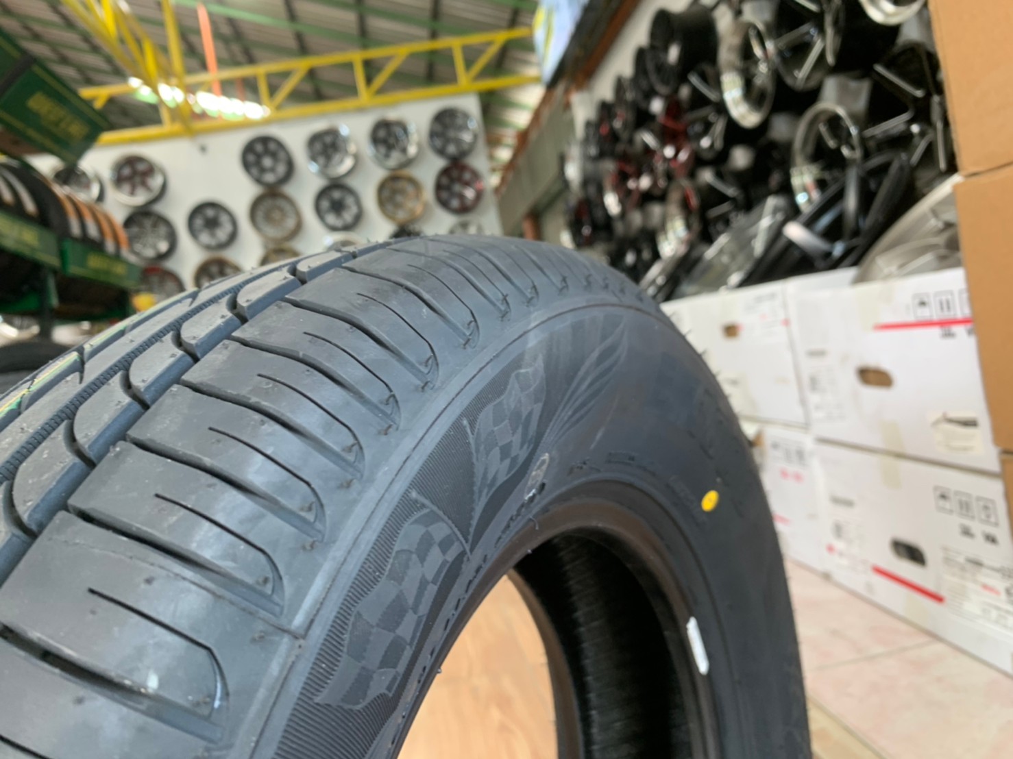 175/70R13 OTANI EK1000 ยางคุณภาพดี สมรรถนะสูง นุ่มเงียบ ยางใหม่ปี2021 ราคาพิเศษพร้อมติดตั้งฟรี สามารถสอบถามเพิ่มเติมได้ค่ะ
