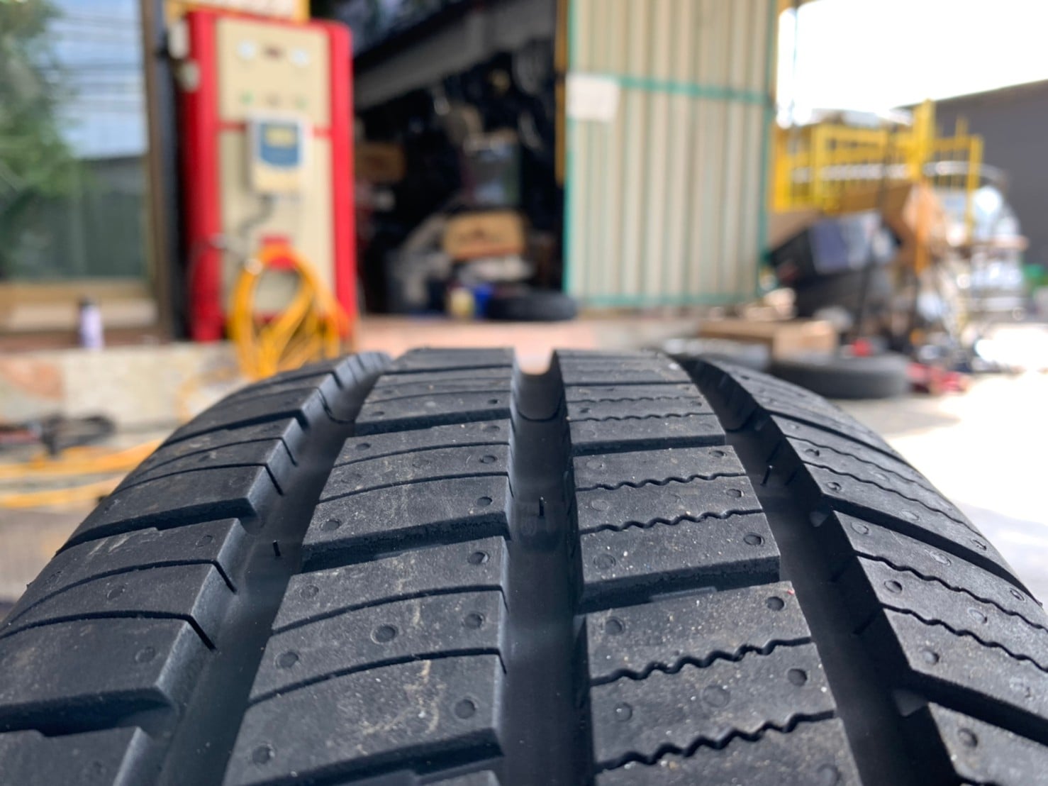 ยางขอบขาวแท้ Atlas Tires 185/60R13