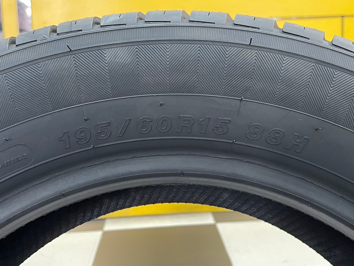ยางใหม่โยโกฮาม่า YOKOHAMA A.Drive 195/60R15 ยางใหม่ปี2024