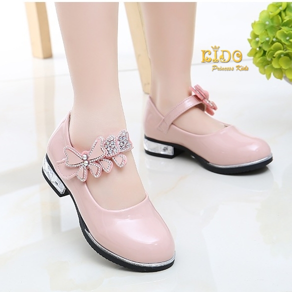 รองเท้าเด็ก ควรเผื่อ1ซมจากยาวเท้า(หน้าร้านอยู่รัชดา ลองได้)H084สีโอรส หนังแก้ว คาดโบว์ติดเพชร ตรงสายรัดรองเท้า น่ารักมากคะ