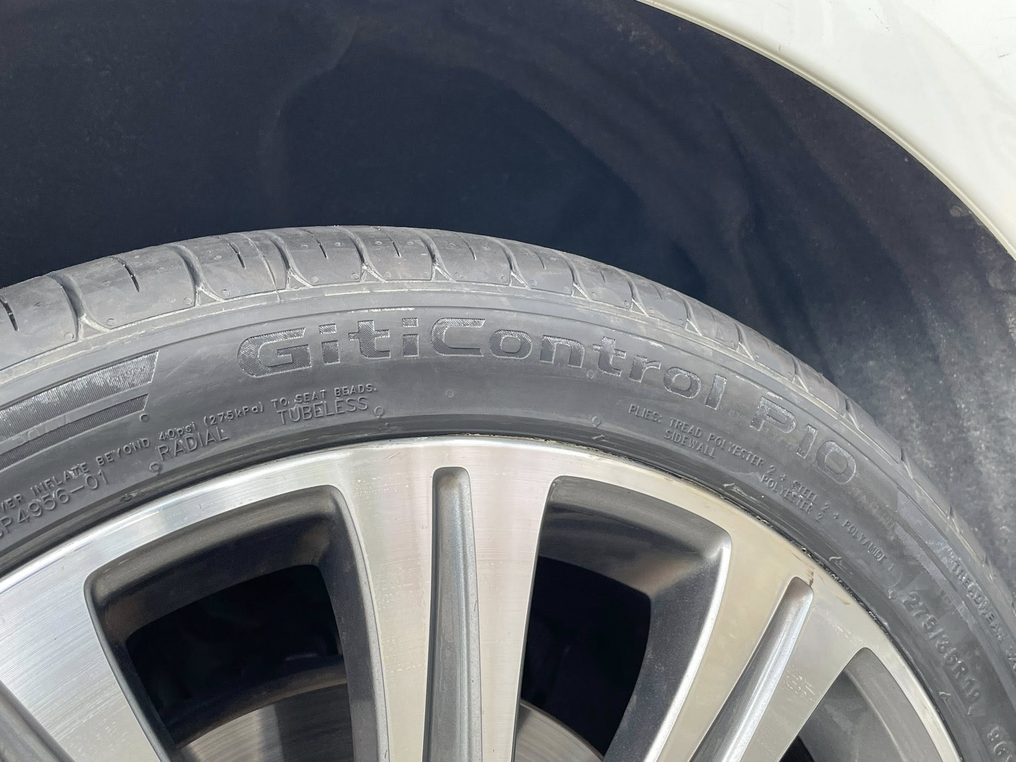 BENZ_E300e 🚘เปลี่ยนยาง 🛞🐘#GITI_ControlP10_245/40RF19 🛞 #GITI_ControlP10_275/35RF19 🛞 #RUNFLAT