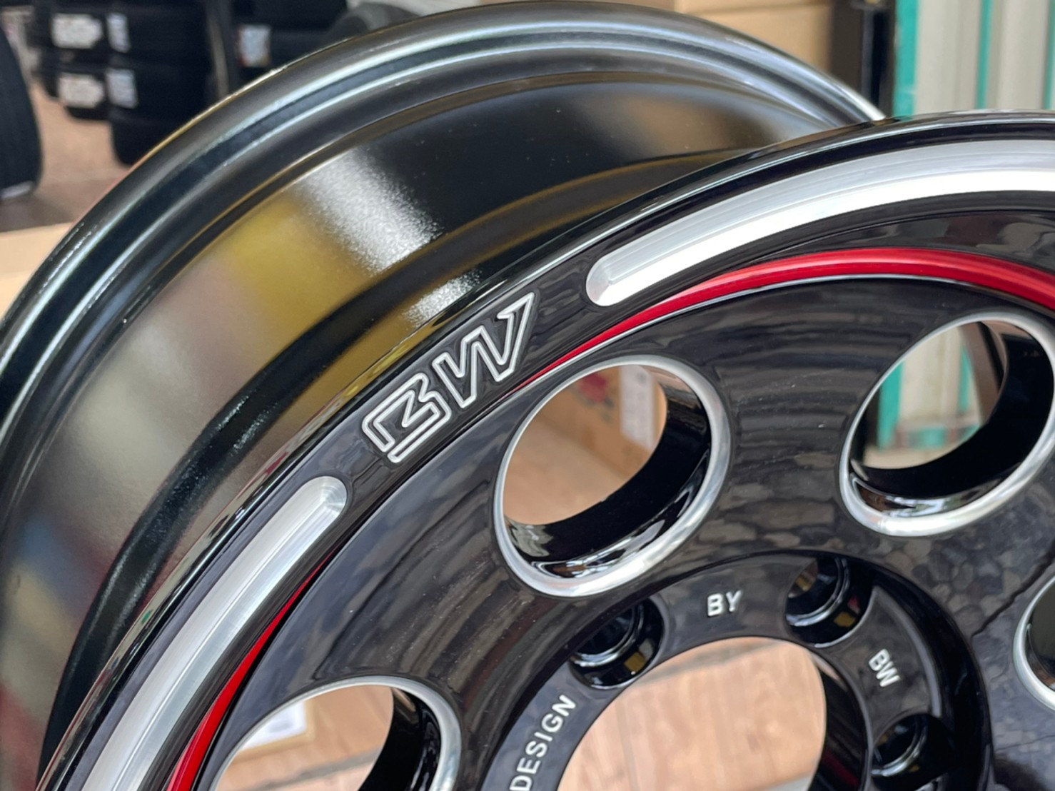 ล้อแม็กซ์ขอบ16 Brightwheels XT-5 ขอบ16 กว้าง8 ออฟ0 6รู139.7 สีดำเส้นขอบแดง(F-B Red LIne)