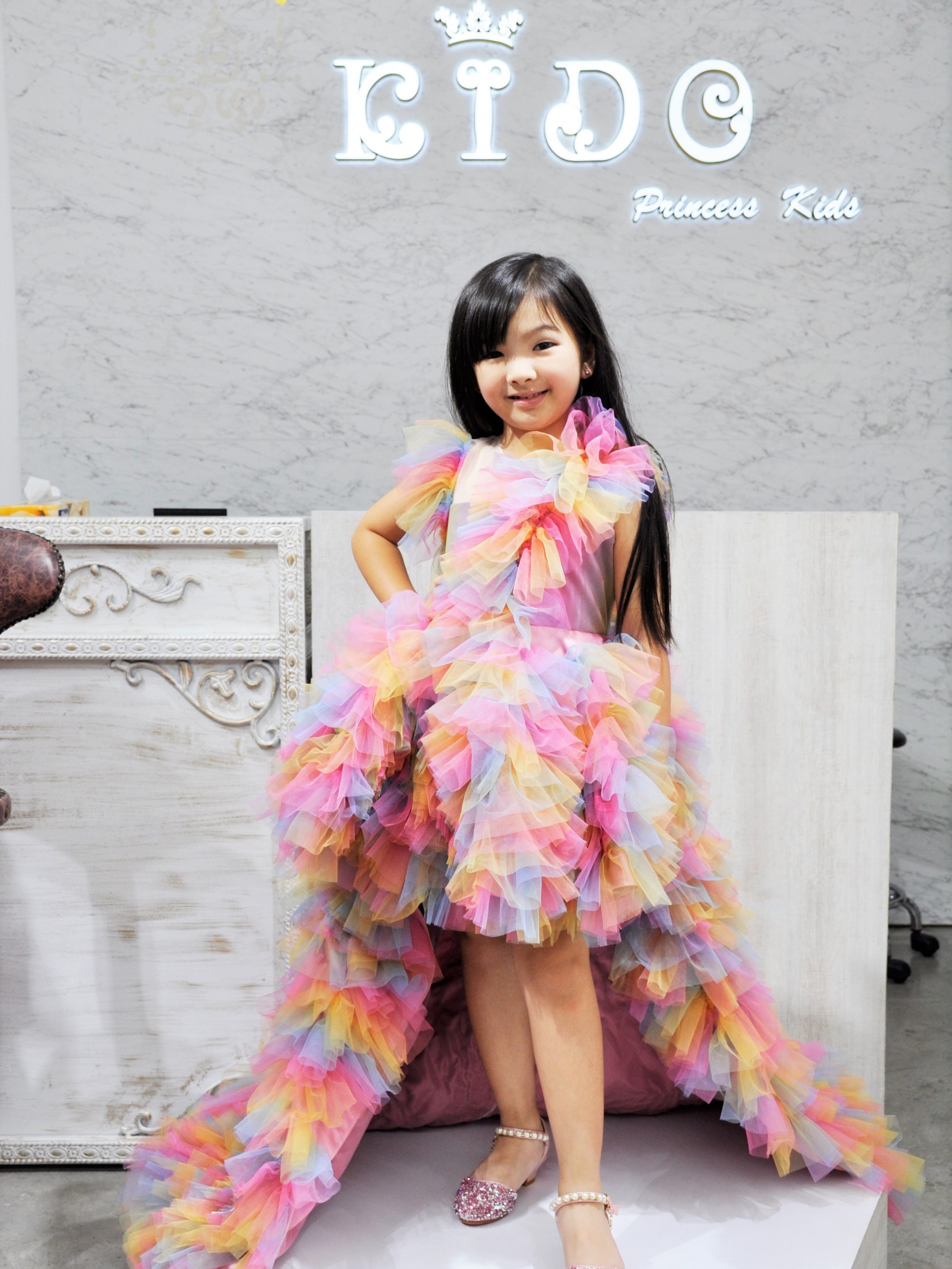 เช่าชุดเด็ก*มีหน้าร้านอยู่รัชดา ลองได้ เปลี่ยนได้ ถ่ายรูปเองจากสินค้าจริง*W18207 ชุดราตรีเด็กออกงาน สีสันสดใส ชุดเดินแบบเด็ก ชุดประกวดเด็ก