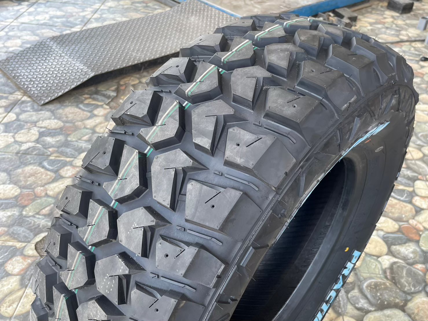 ยางMT ดอกมัด 245/75R16 KAPSEN RS25 ยางใหม่ปี2023 (4เส้น)