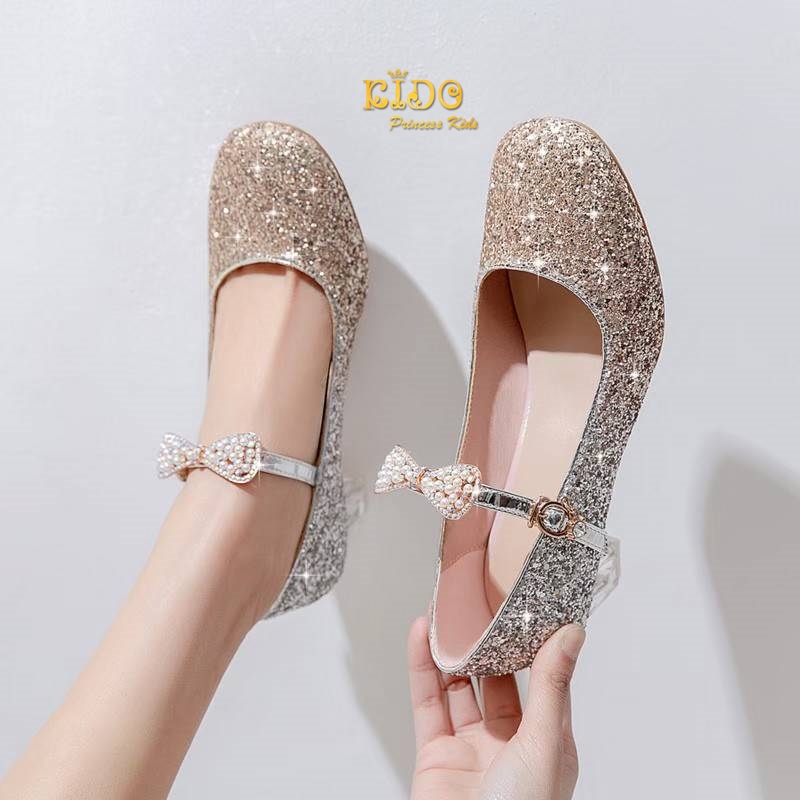 รองเท้าเด็กออกงาน(หน้าร้านอยู่รัชดา ลองได้)H067สีดำ ทูโทน เพชรระยิบระยับ ประดับด้วยโบว์ติดเพชรตรงสายรัดรองเท้า ส้นแก้ว สวยหรูมาก