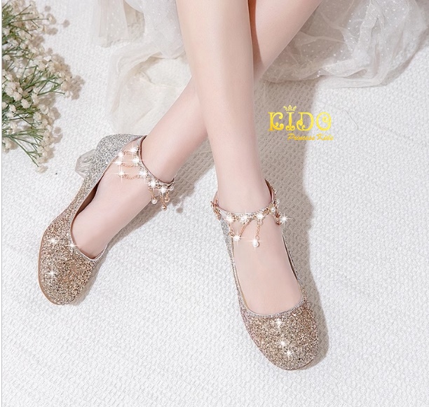 รองเท้าเด็กออกงาน(หน้าร้านอยู่รัชดา ลองได้)H154 สีทอง ทูโทน เพชรระยิบระยับ ประดับด้วยสร้อยมุกตรงสายรัดรองเท้า ส้นแก้ว สวยหรูมาก