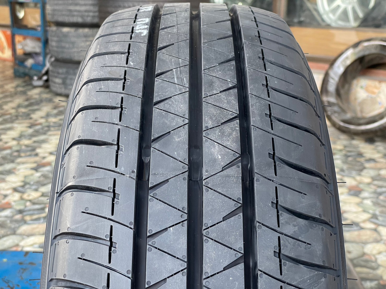 ยางใหม่ #YOKOHAMA BluEarth-VAN RY55 215/70R15 ยางใหม่ปี2023