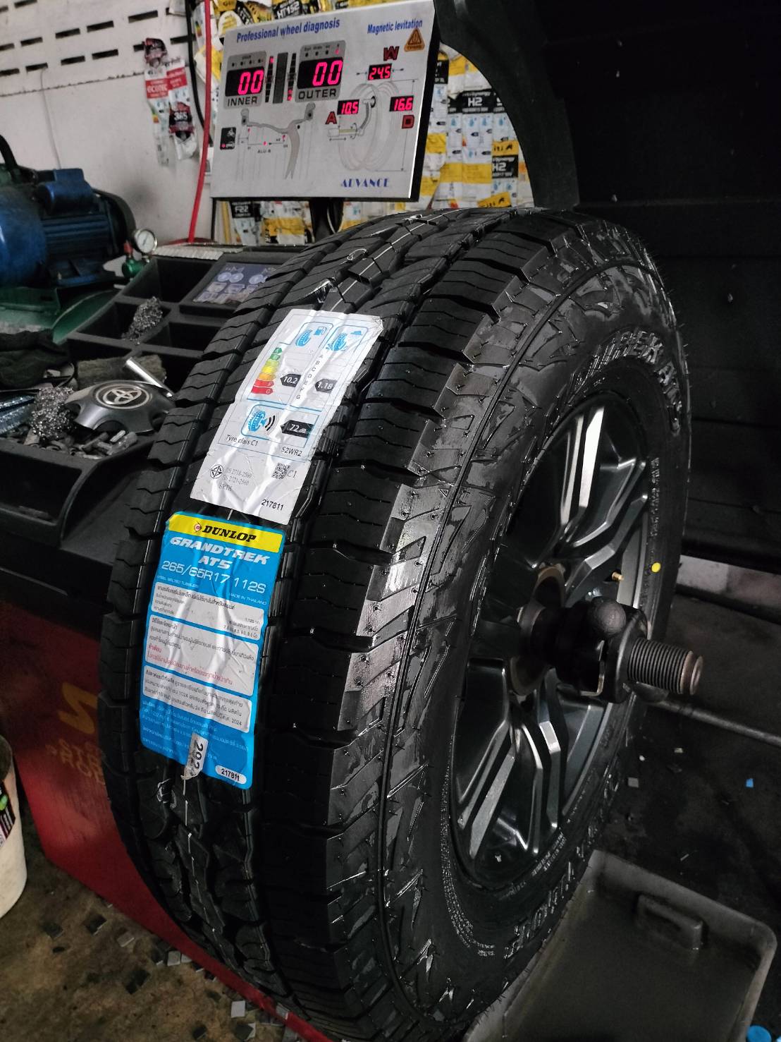 🚘#TOYOTA_REVO เปลี่ยนยาง 🛞 #DUNLOP_AT5_265/65R17