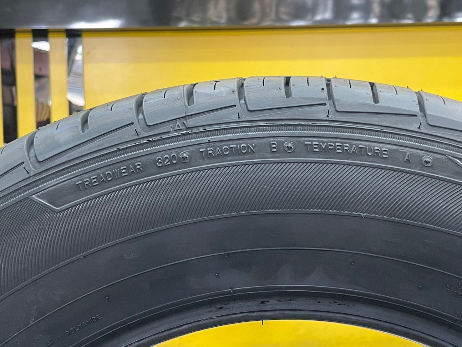 ยางใหม่ Falken ZE914 265/60R18 ยางใหม่ปี2024