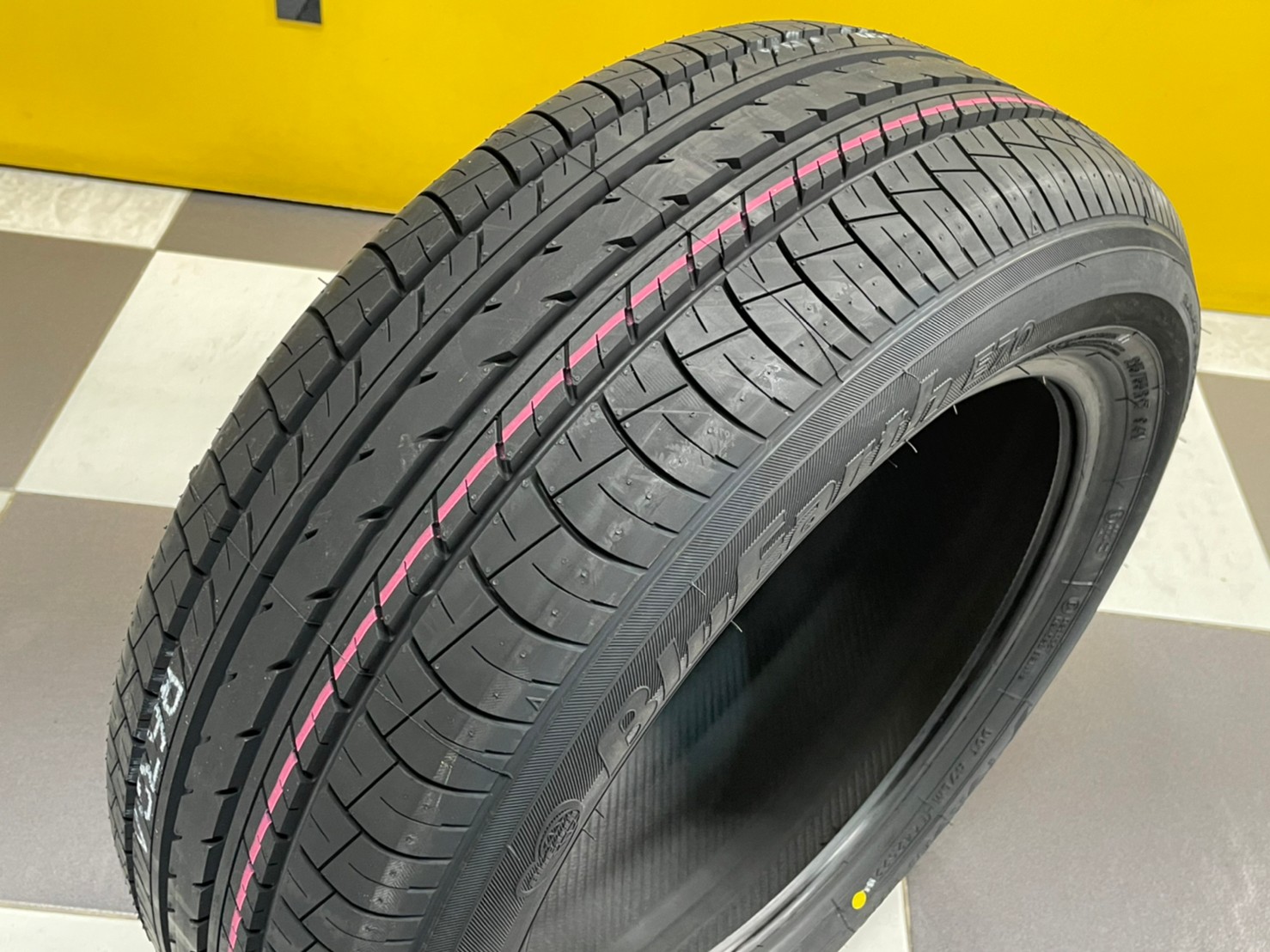 ยางใหม่YOKOHAMA ADVAN DB E70 215/55R17 ยางใหม่ปี2022