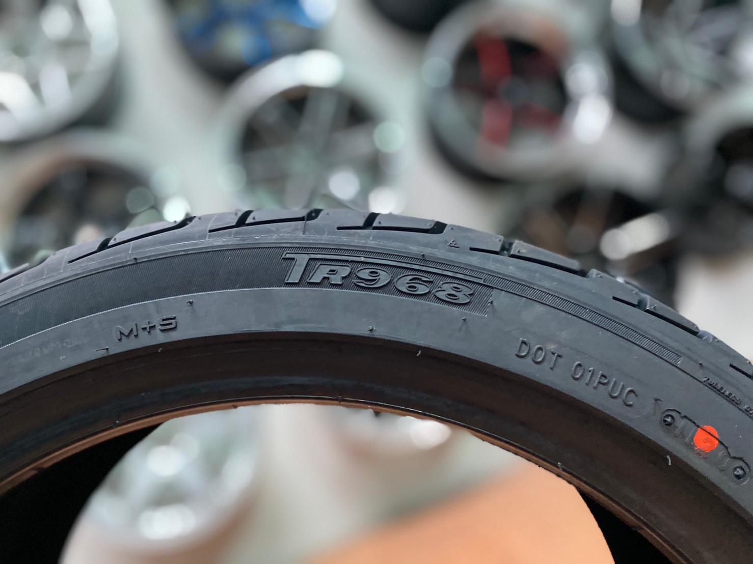 ยางสปอร์ตลายซิ่ง ยางTRIANGLE TR968 265/35R18 ยางใหม่ปี2020 ยางใหม่คุณภาพดี