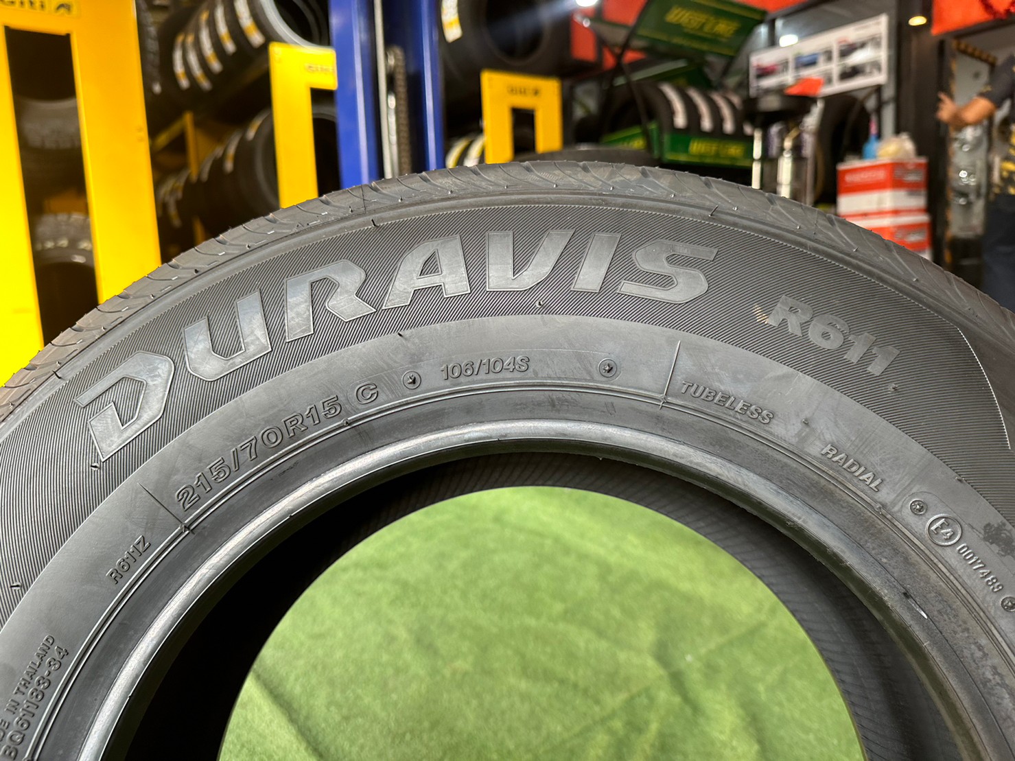 ยางใหม่ Bridgestone Duravis R611 215/70R15 ยางใหม่ปี2023