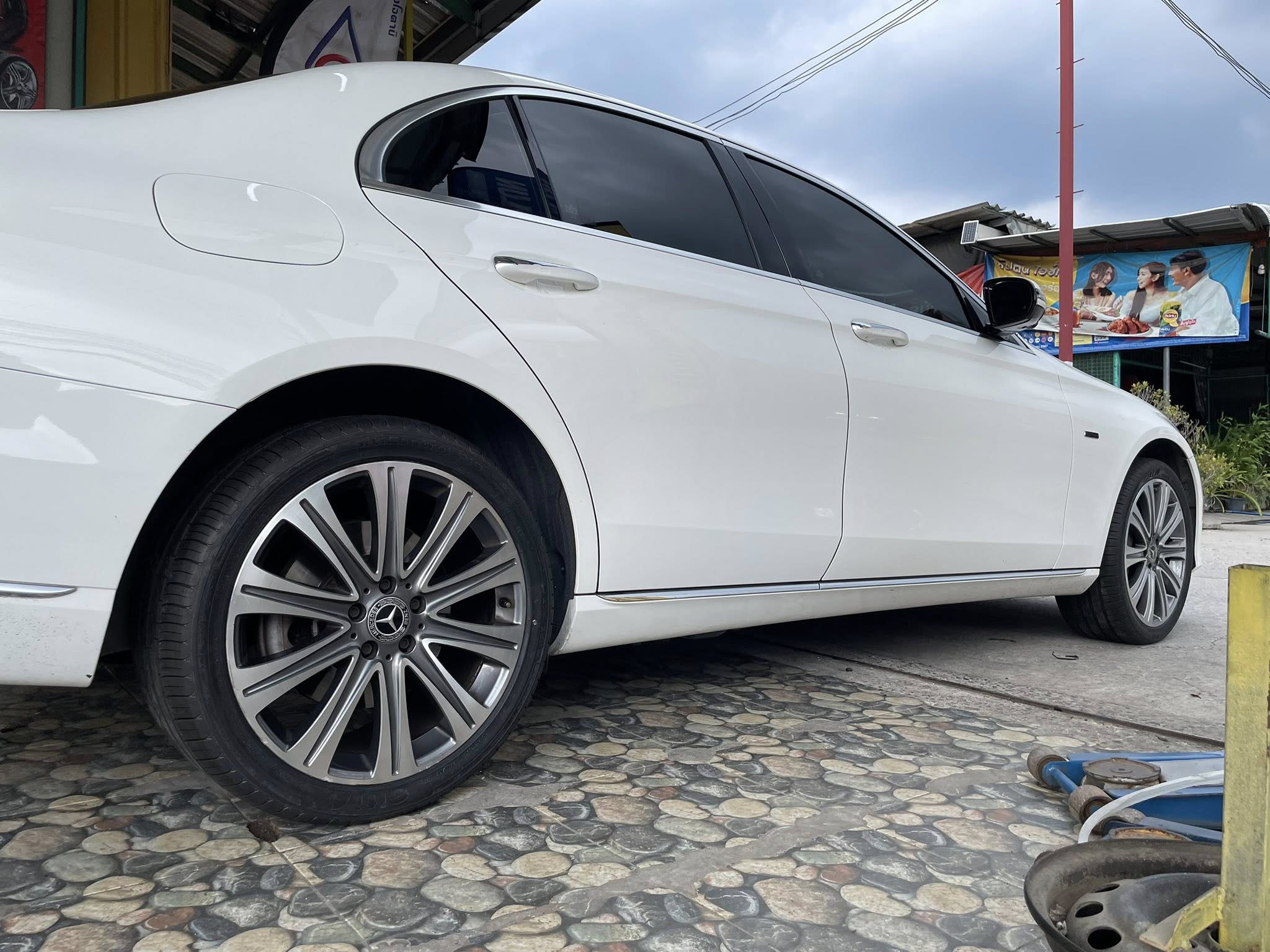 BENZ_E300e 🚘เปลี่ยนยาง 🛞🐘#GITI_ControlP10_245/40RF19 🛞 #GITI_ControlP10_275/35RF19 🛞 #RUNFLAT