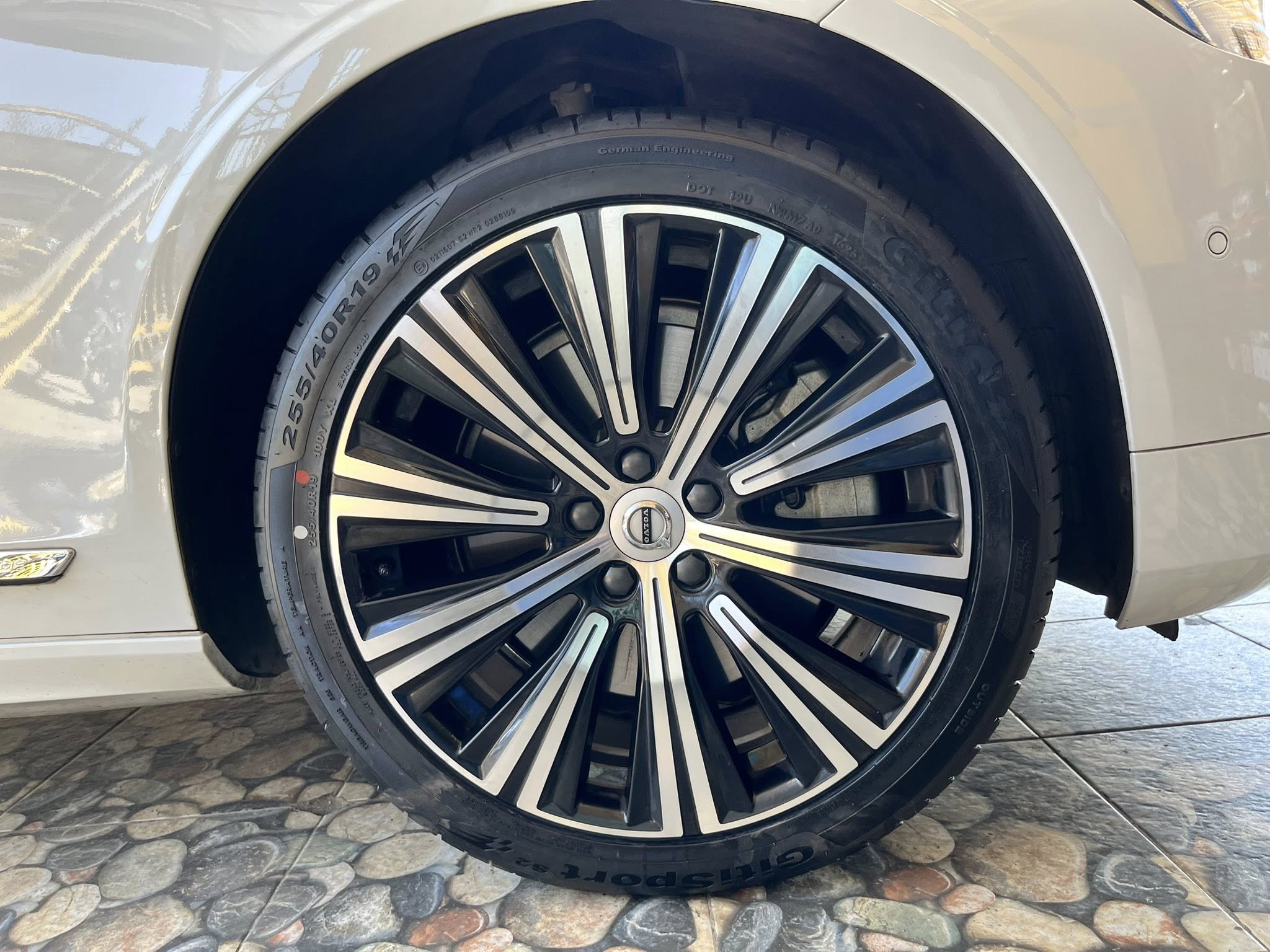 VOLVO_S90🚘เปลี่ยนยาง 🛞🐘#GITI_SportS2_255/40R19