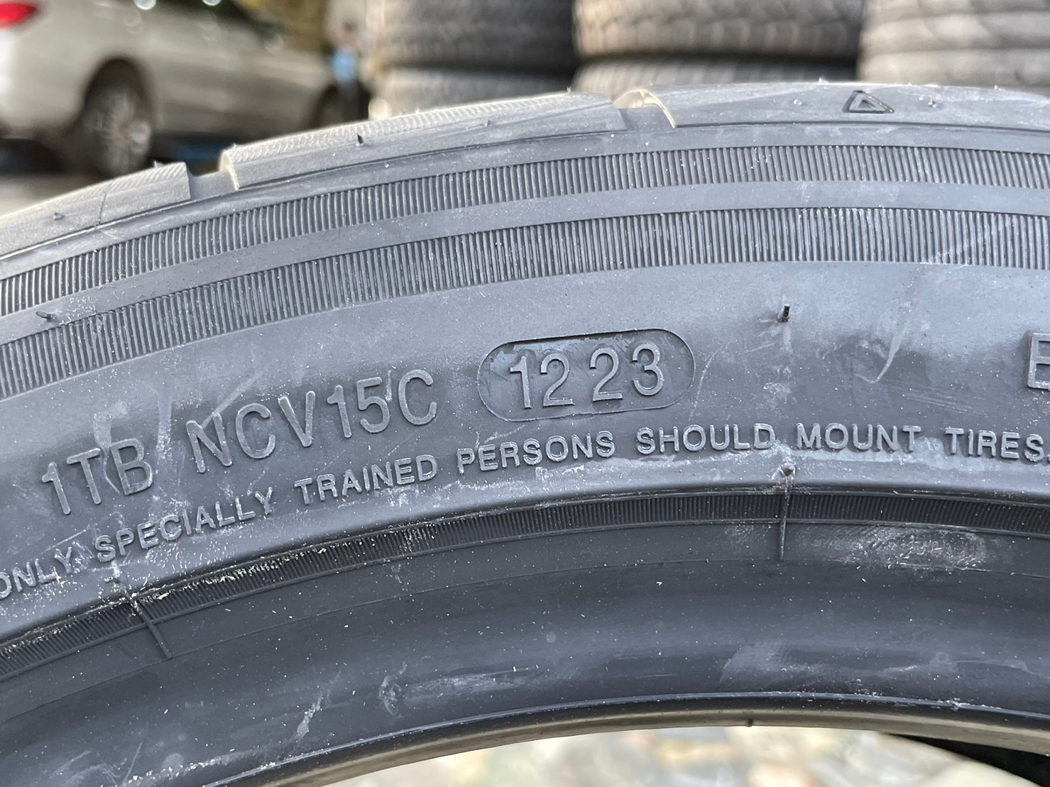 Lansail RS009 215/45R17 ยางใหม่2023