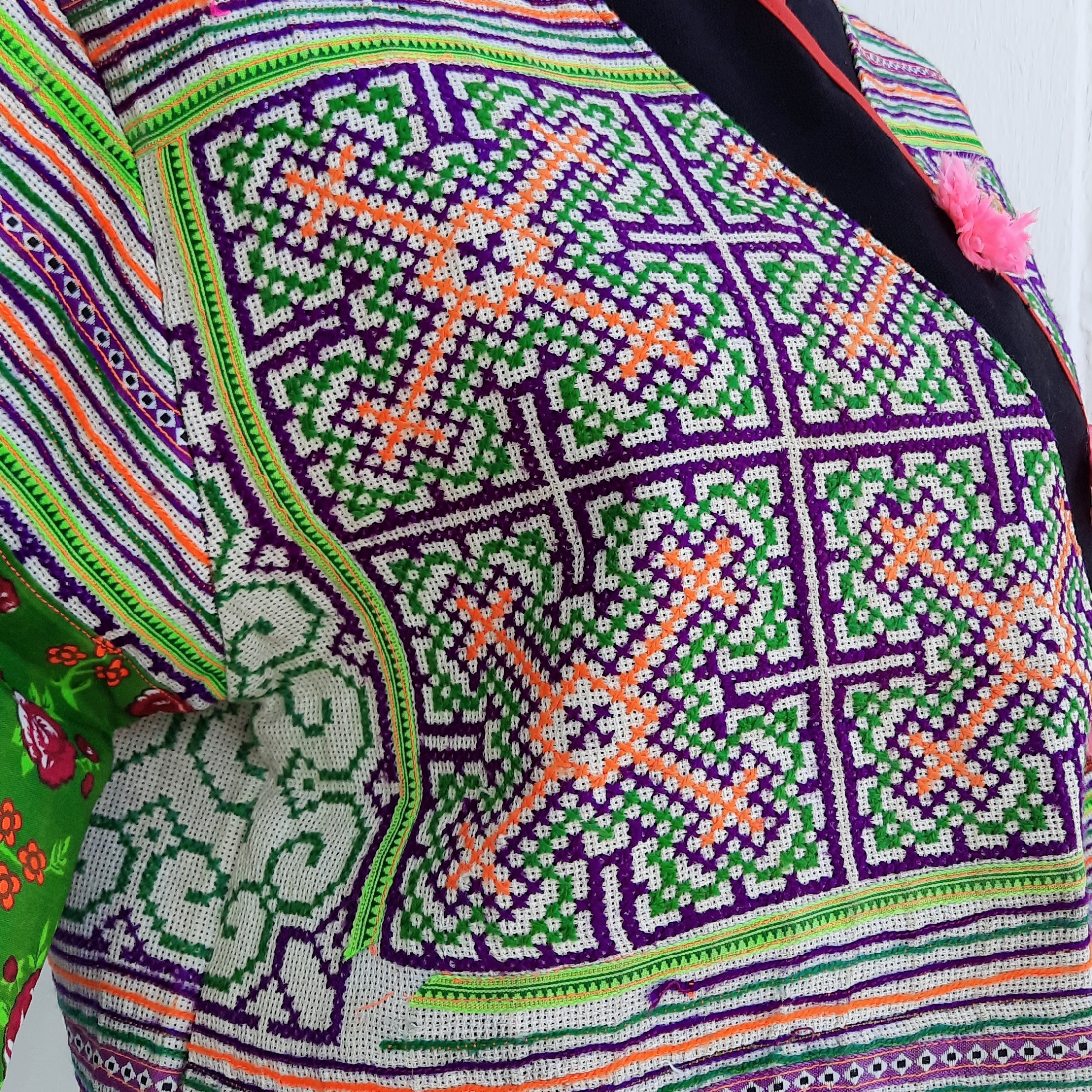 เสื้อเจ้านาง ผ้าปักมือลายโบราณ