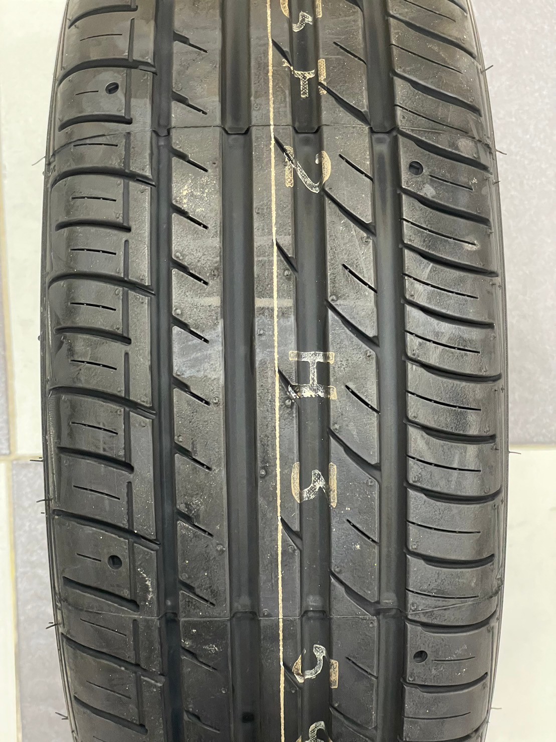 ยางใหม่ฟอเก้น Falken ZE914 195/50R15 ยางใหม่ปี2023 ราคาโปรโมชั่นพิเศษ พร้อมติดตั้งฟรี (4เส้น)