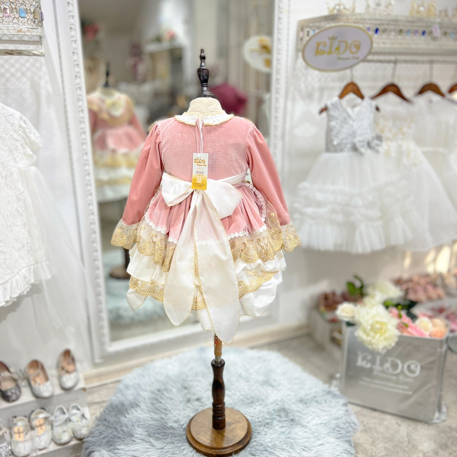 ชุดเดรสเด็ก(หน้าร้านอยู่รัชดา ลองได้ถ่ายรูปจากชุดจริง)W18405สีโอรส กระโปรงสั้น แขนยาว ลุคลูกคุณหนูหวานๆ